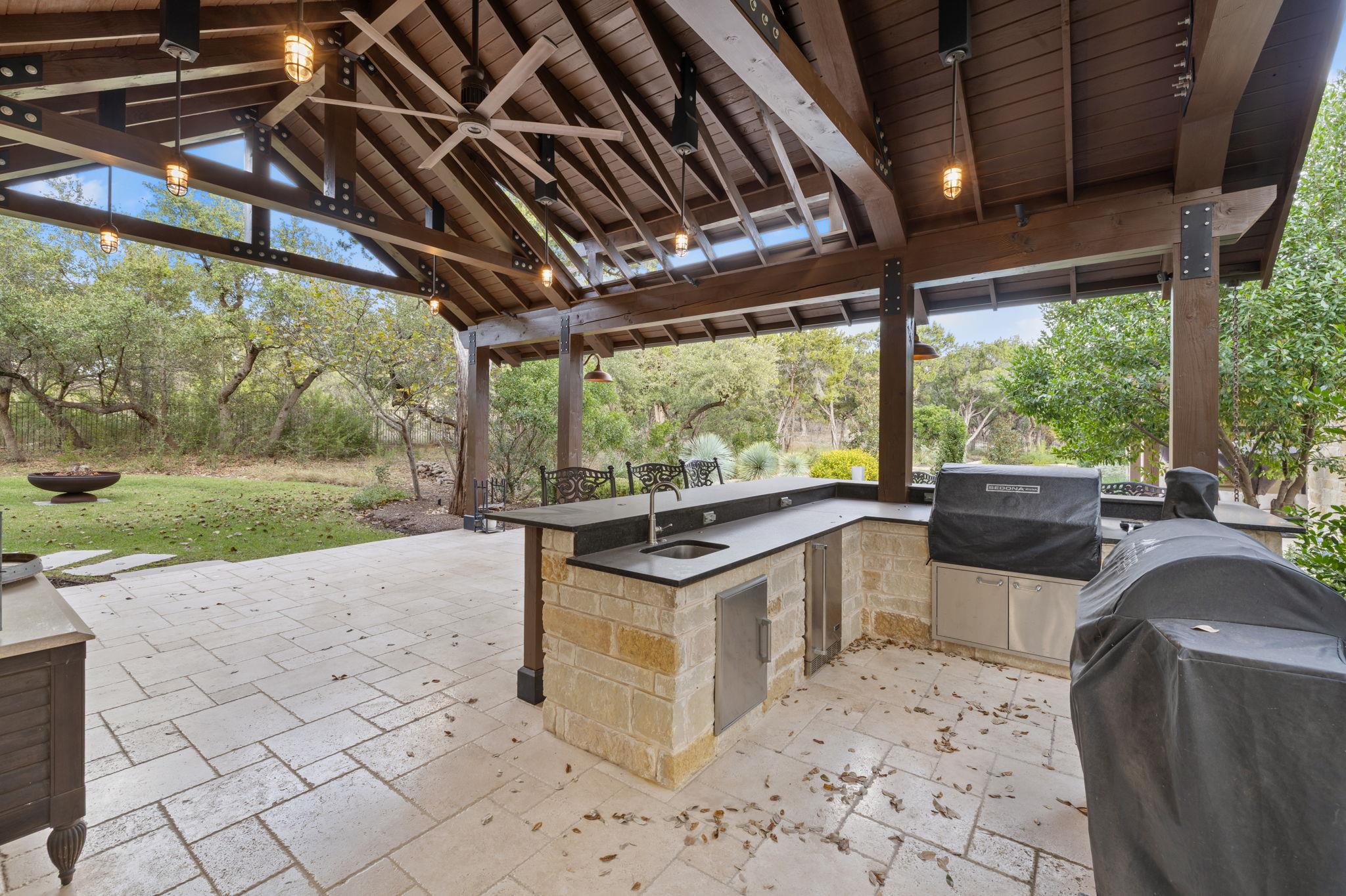 1909 Knights Chance Ln, Spicewood, TX 78669