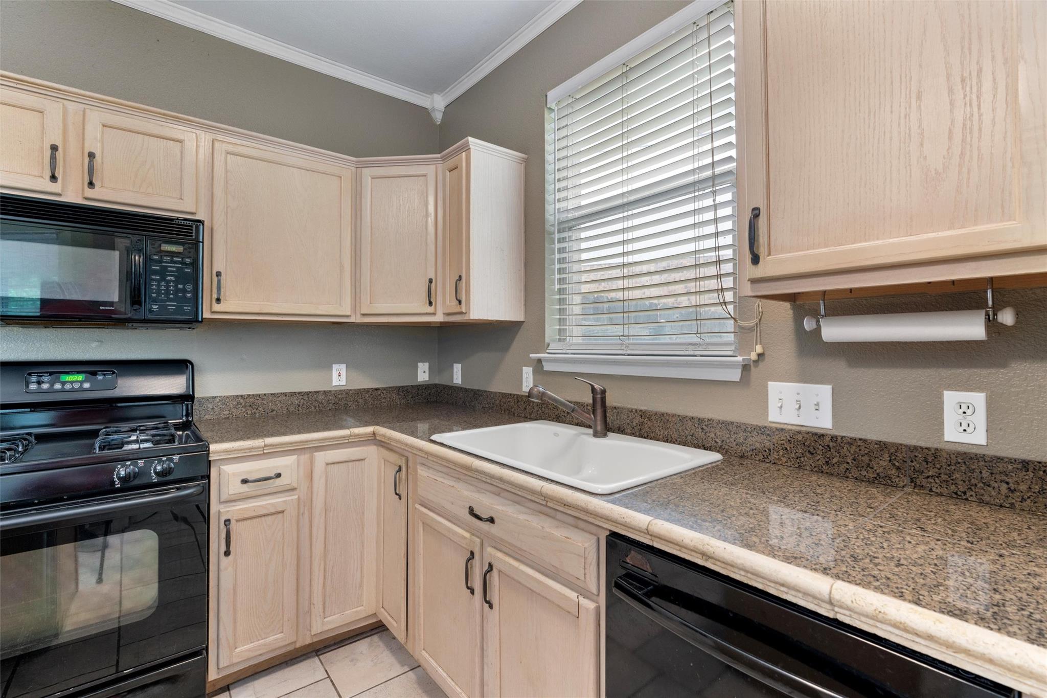 1002 Outpost Cv, Round Rock, TX 78665