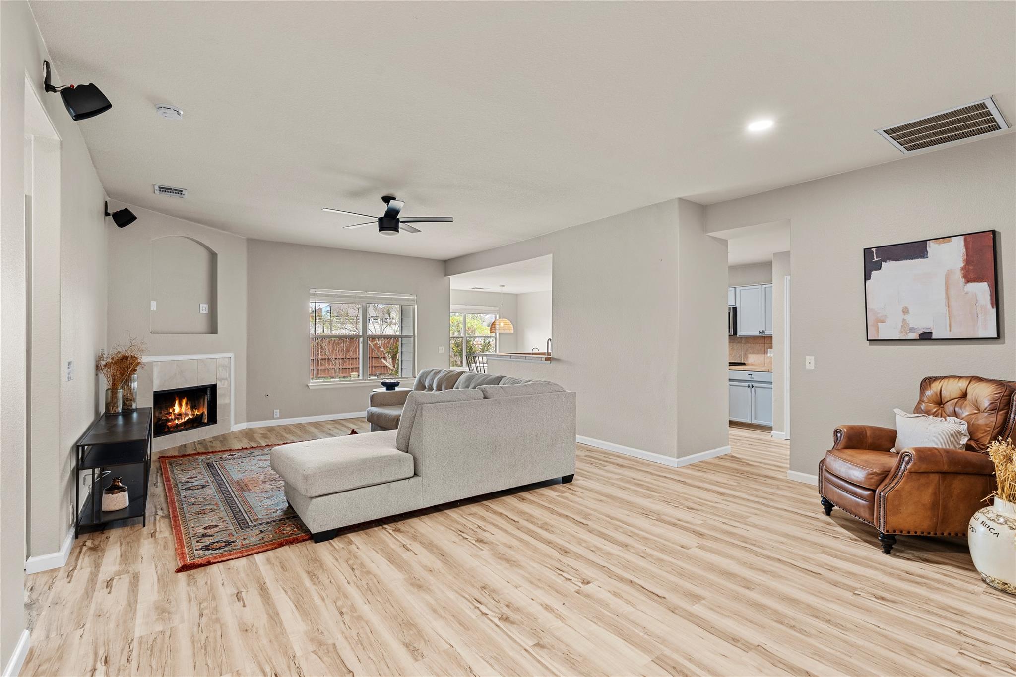 292 Spruce Dr, Kyle, TX 78640