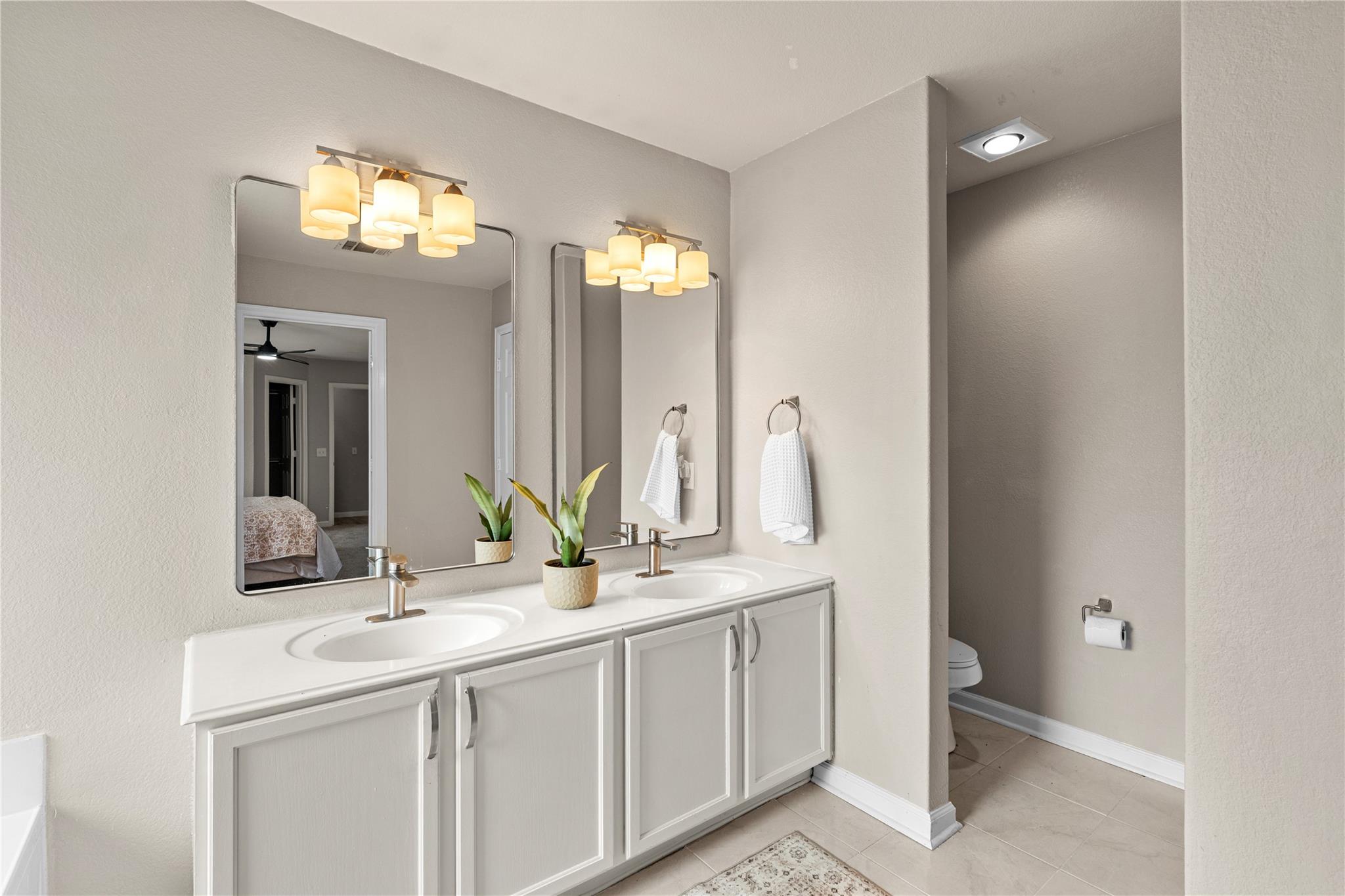 292 Spruce Dr, Kyle, TX 78640