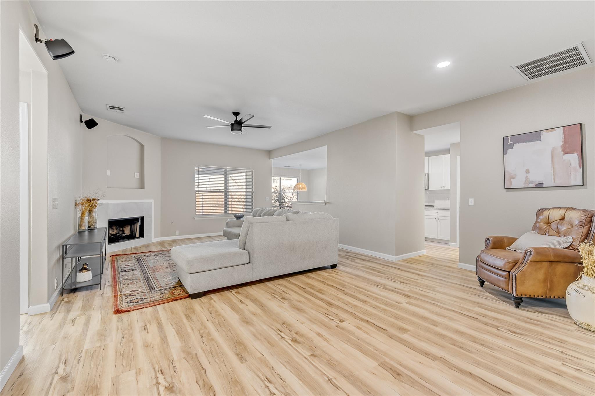 292 Spruce Dr, Kyle, TX 78640