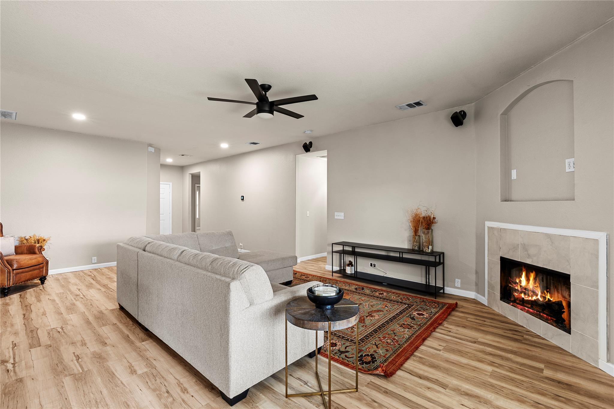 292 Spruce Dr, Kyle, TX 78640