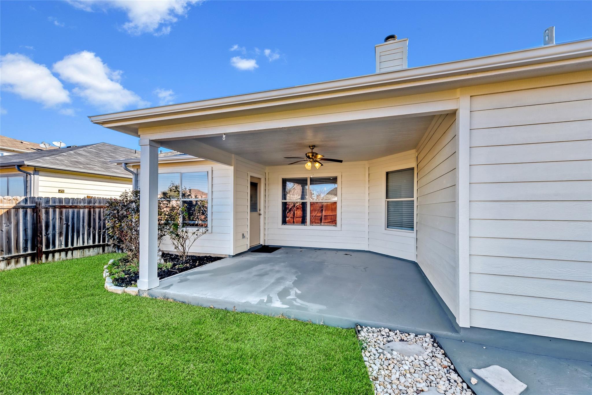 292 Spruce Dr, Kyle, TX 78640