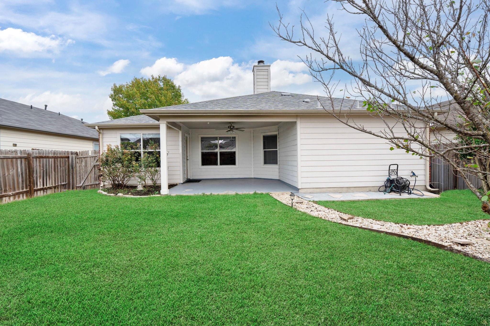 292 Spruce Dr, Kyle, TX 78640