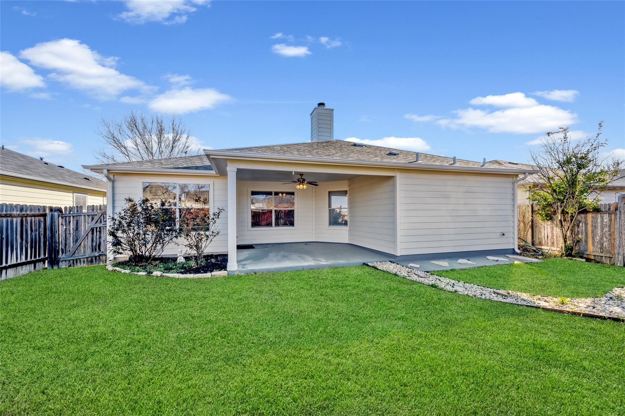 292 Spruce Dr, Kyle, TX 78640