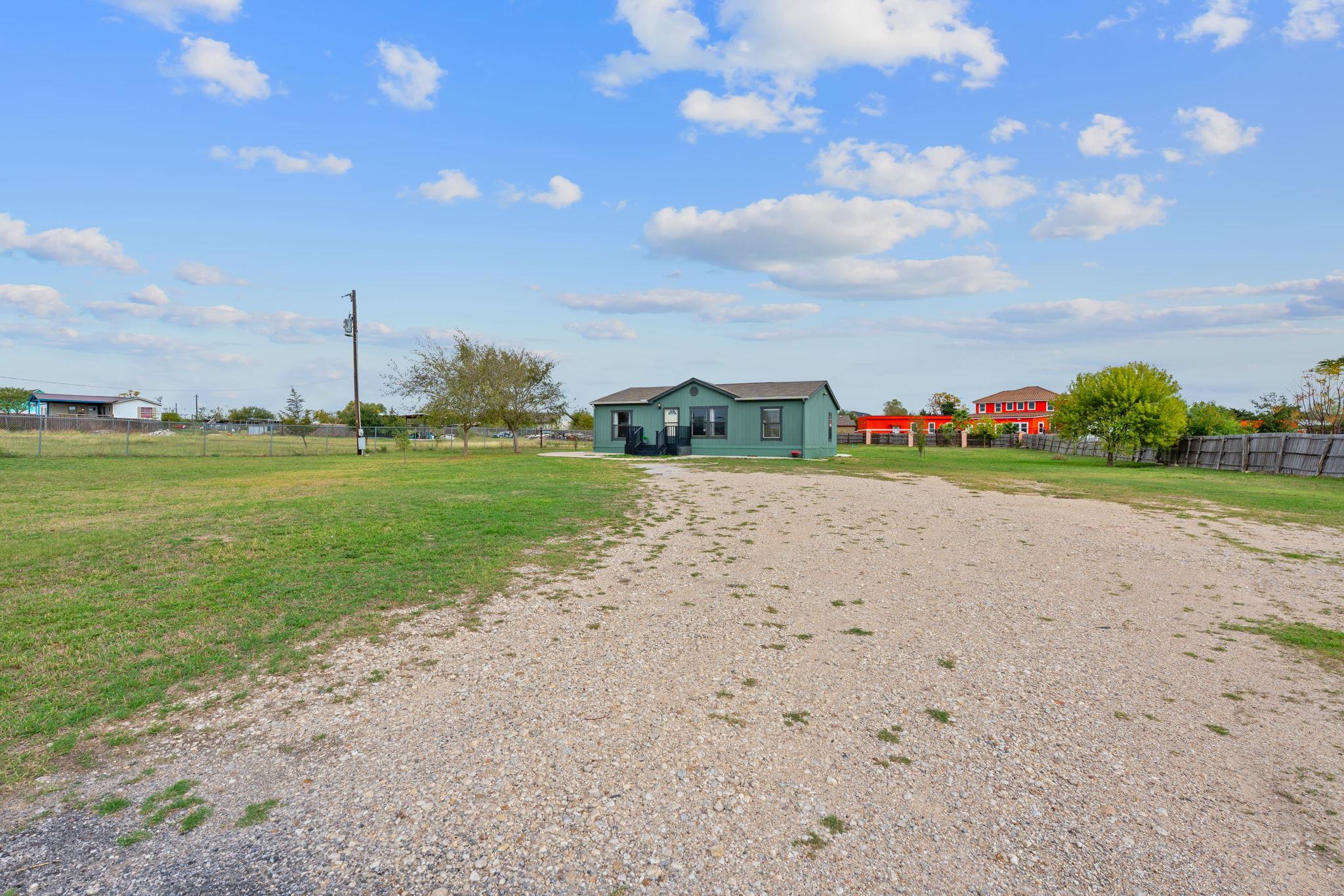 128 Monterrey Hills Dr, Del Valle, TX 78617