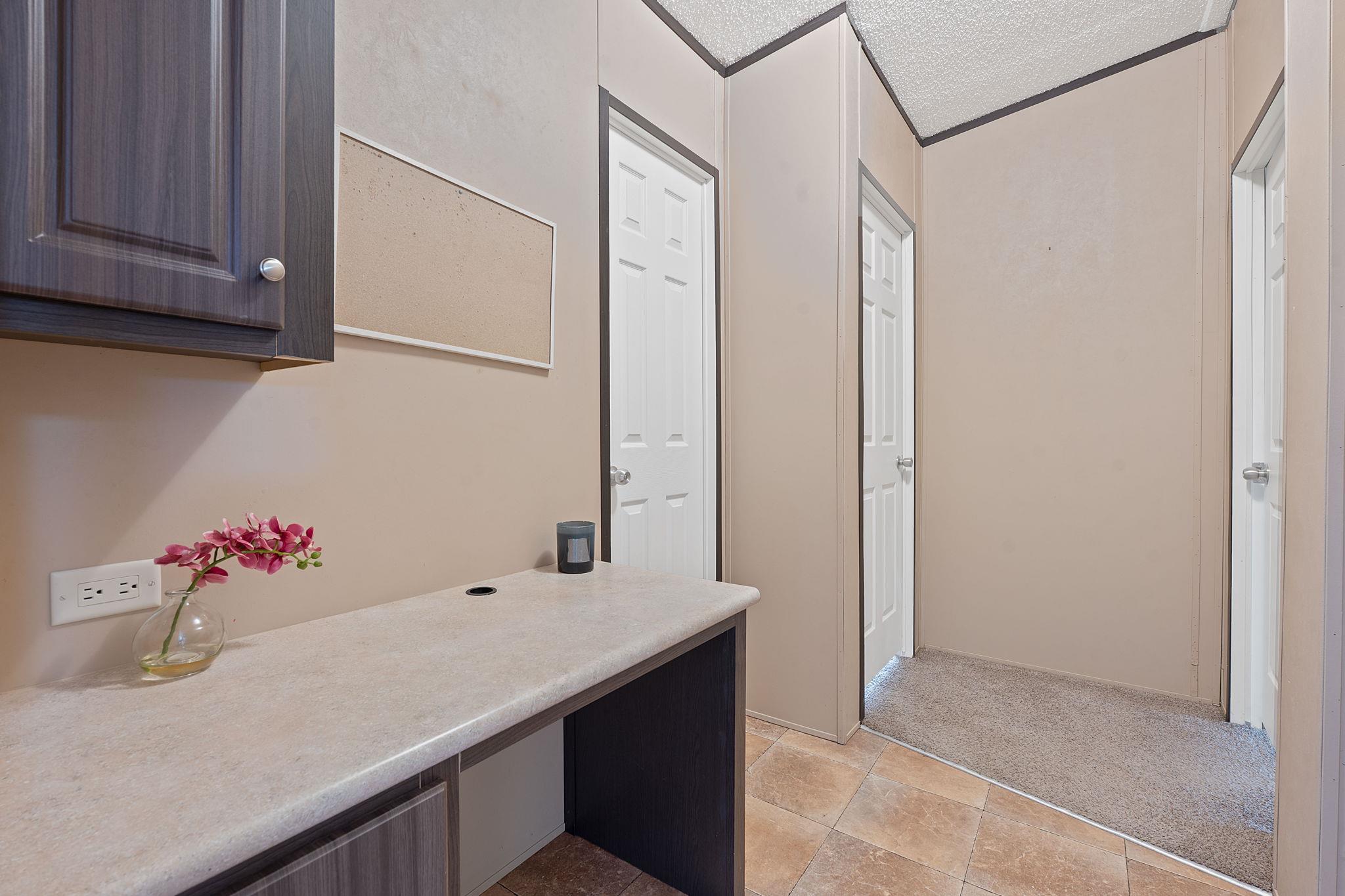 128 Monterrey Hills Dr, Del Valle, TX 78617