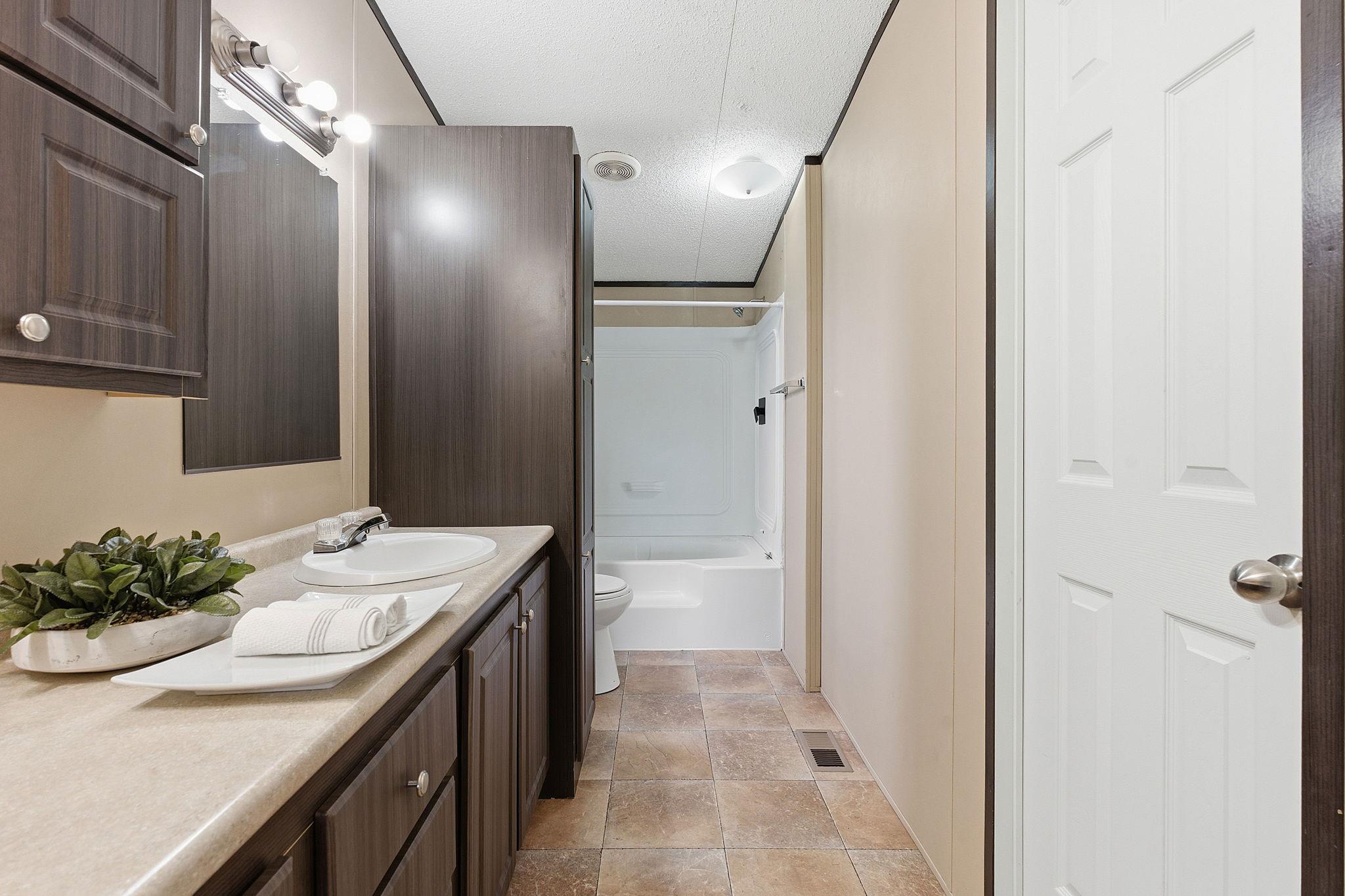 128 Monterrey Hills Dr, Del Valle, TX 78617