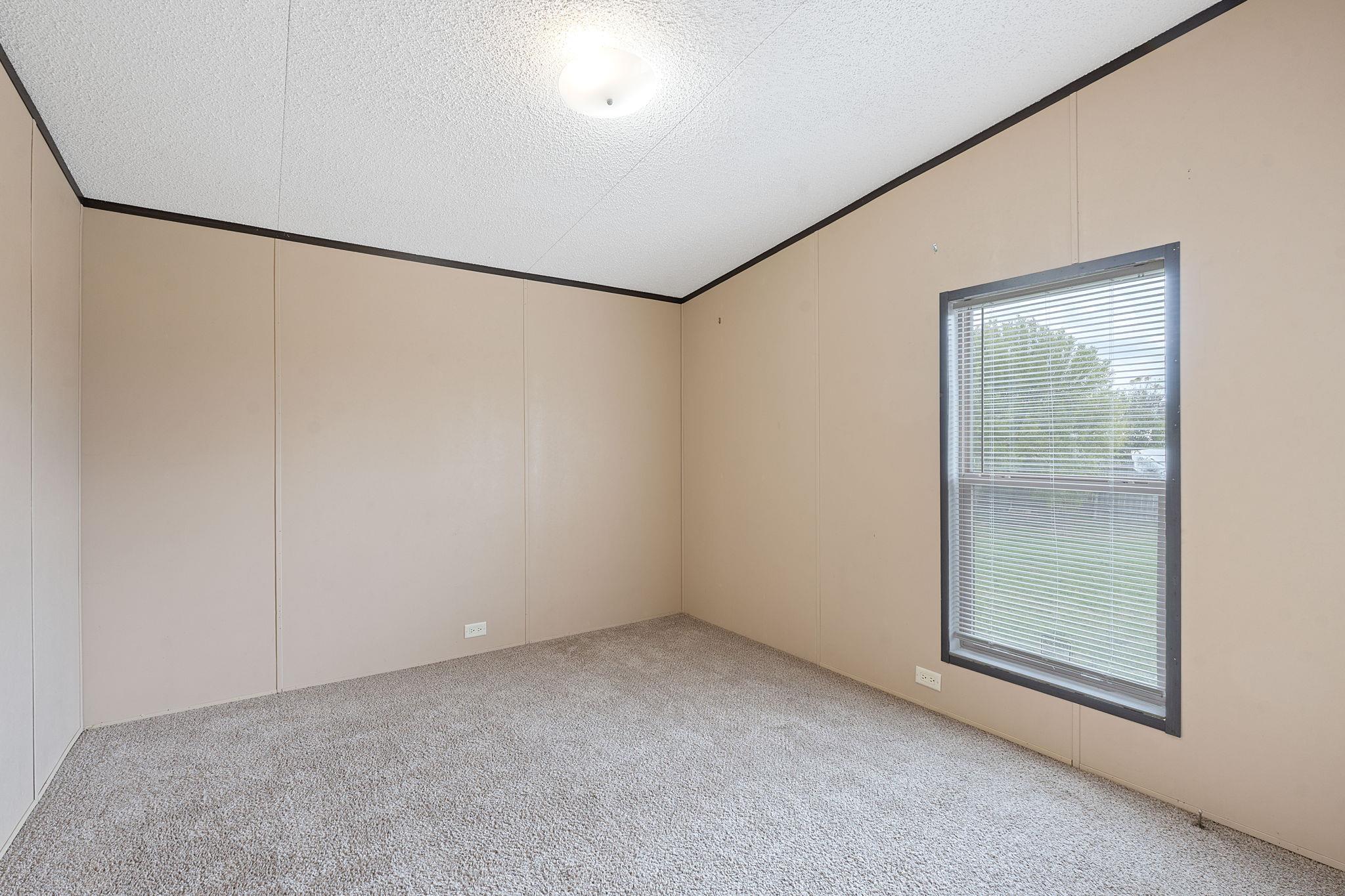 128 Monterrey Hills Dr, Del Valle, TX 78617