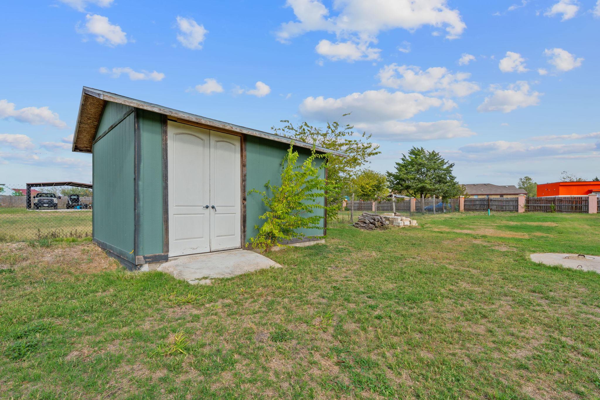 128 Monterrey Hills Dr, Del Valle, TX 78617