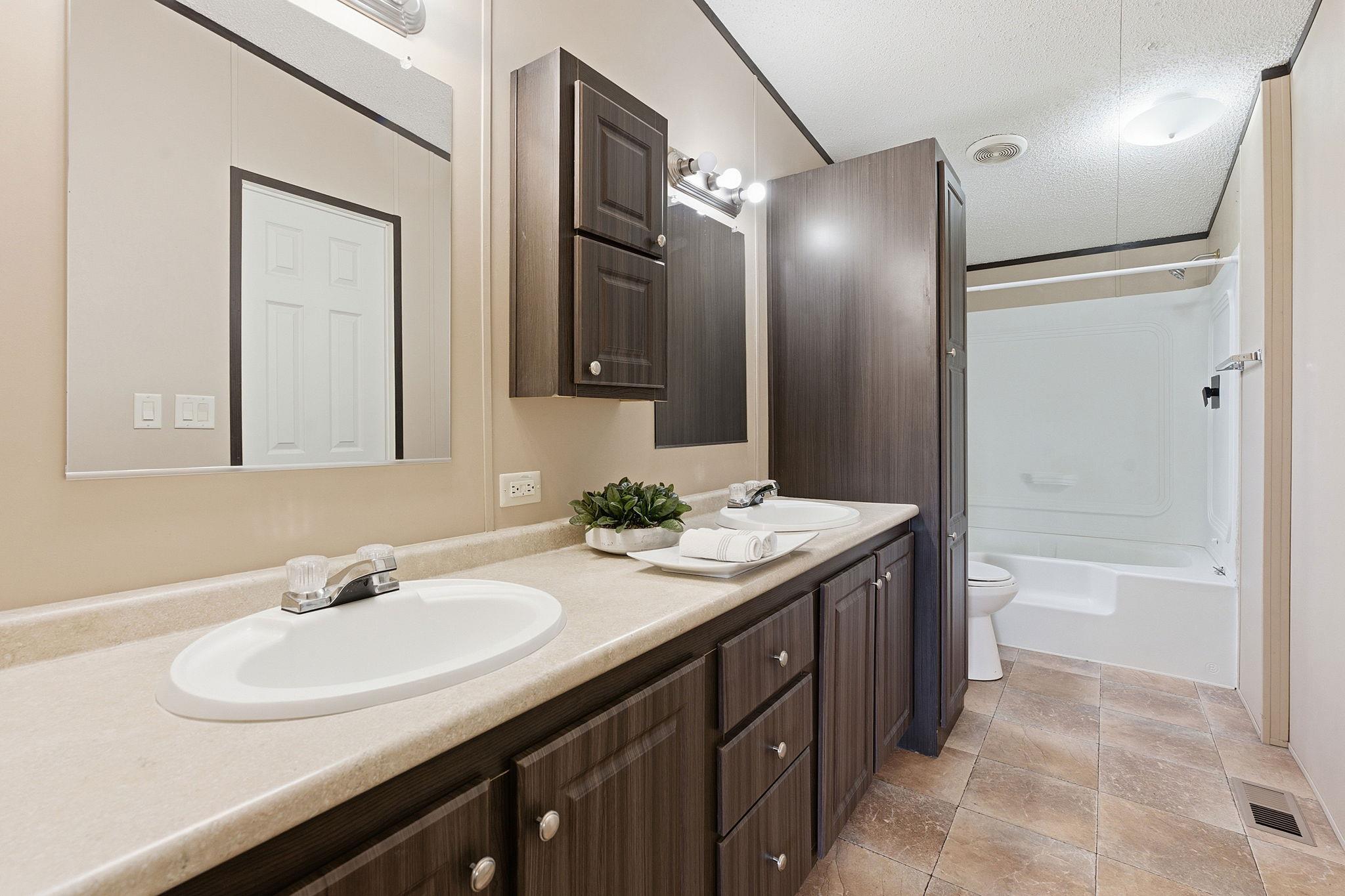 128 Monterrey Hills Dr, Del Valle, TX 78617