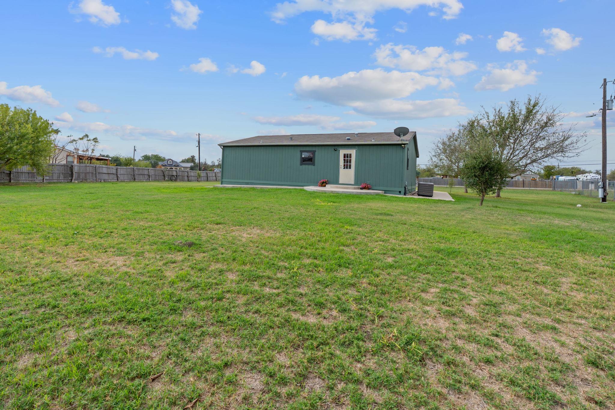 128 Monterrey Hills Dr, Del Valle, TX 78617