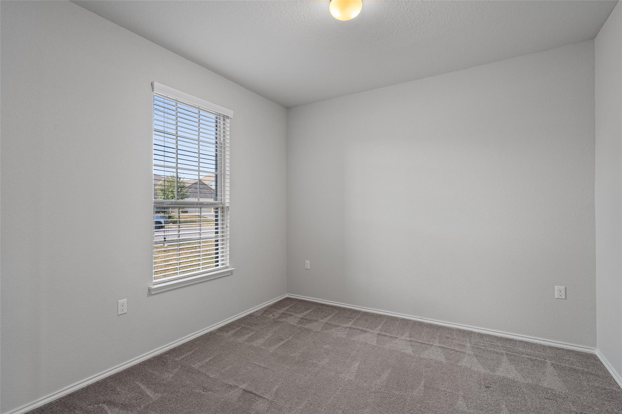 7001 Midlothian Dr, Austin, TX 78754