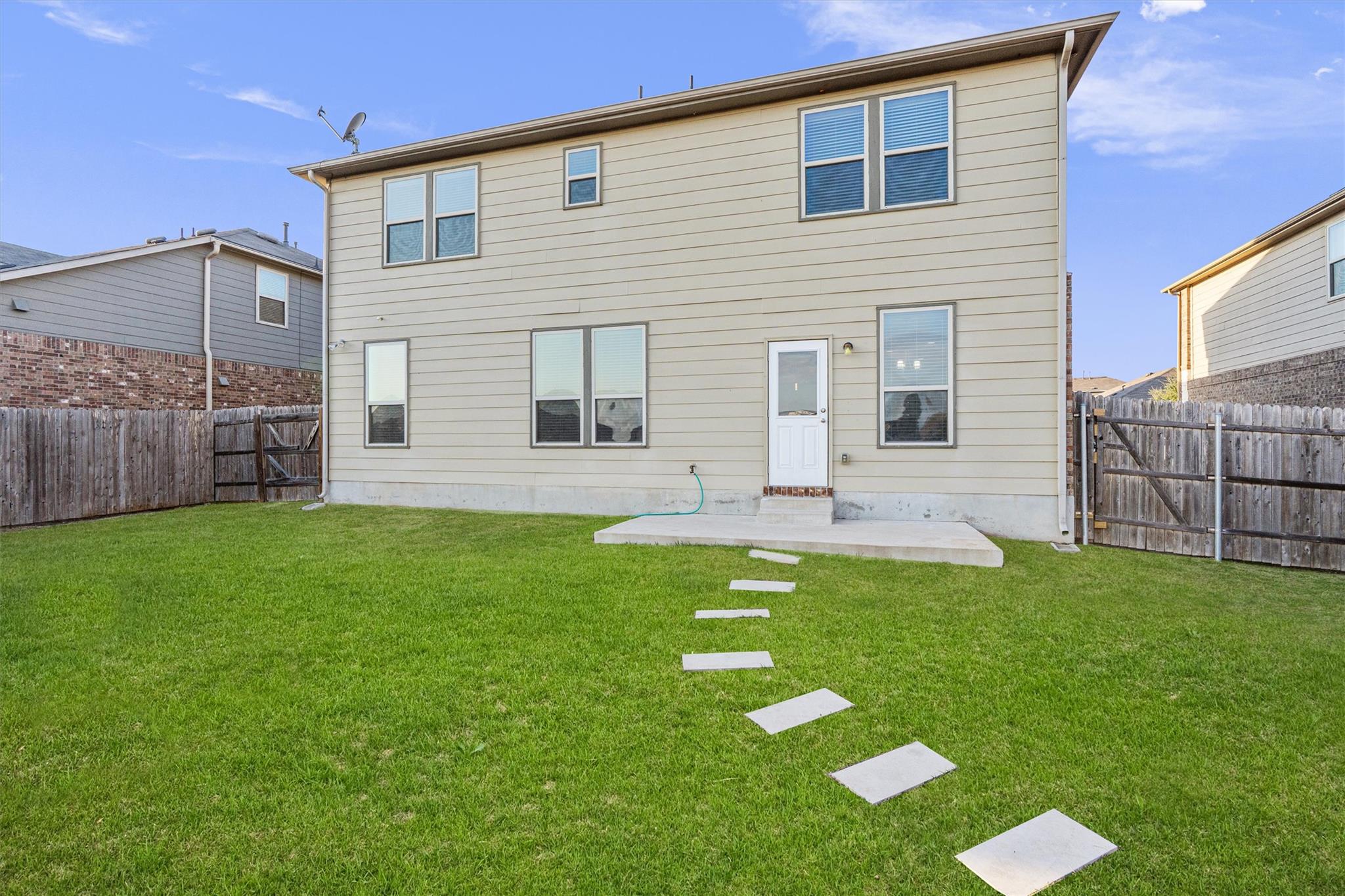 7001 Midlothian Dr, Austin, TX 78754