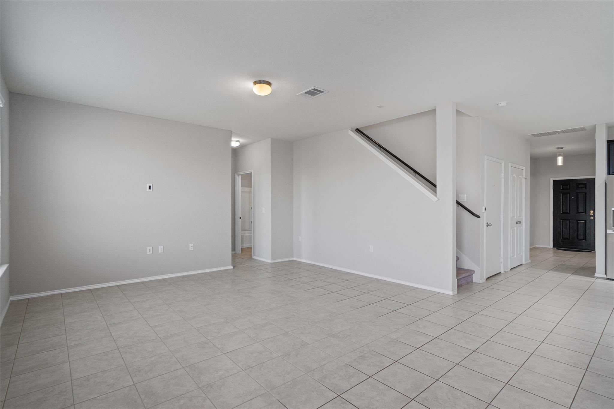 7001 Midlothian Dr, Austin, TX 78754