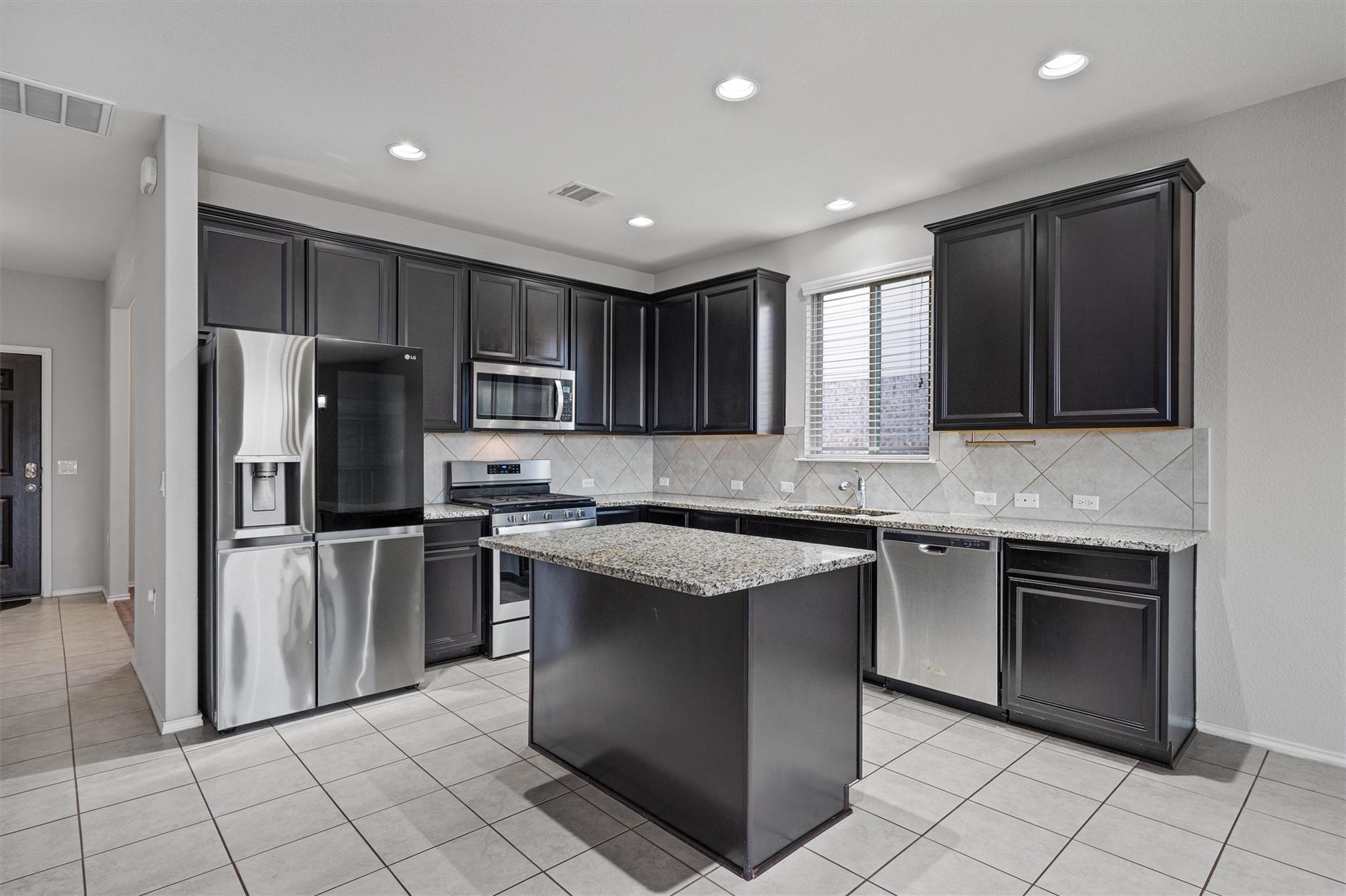 7001 Midlothian Dr, Austin, TX 78754