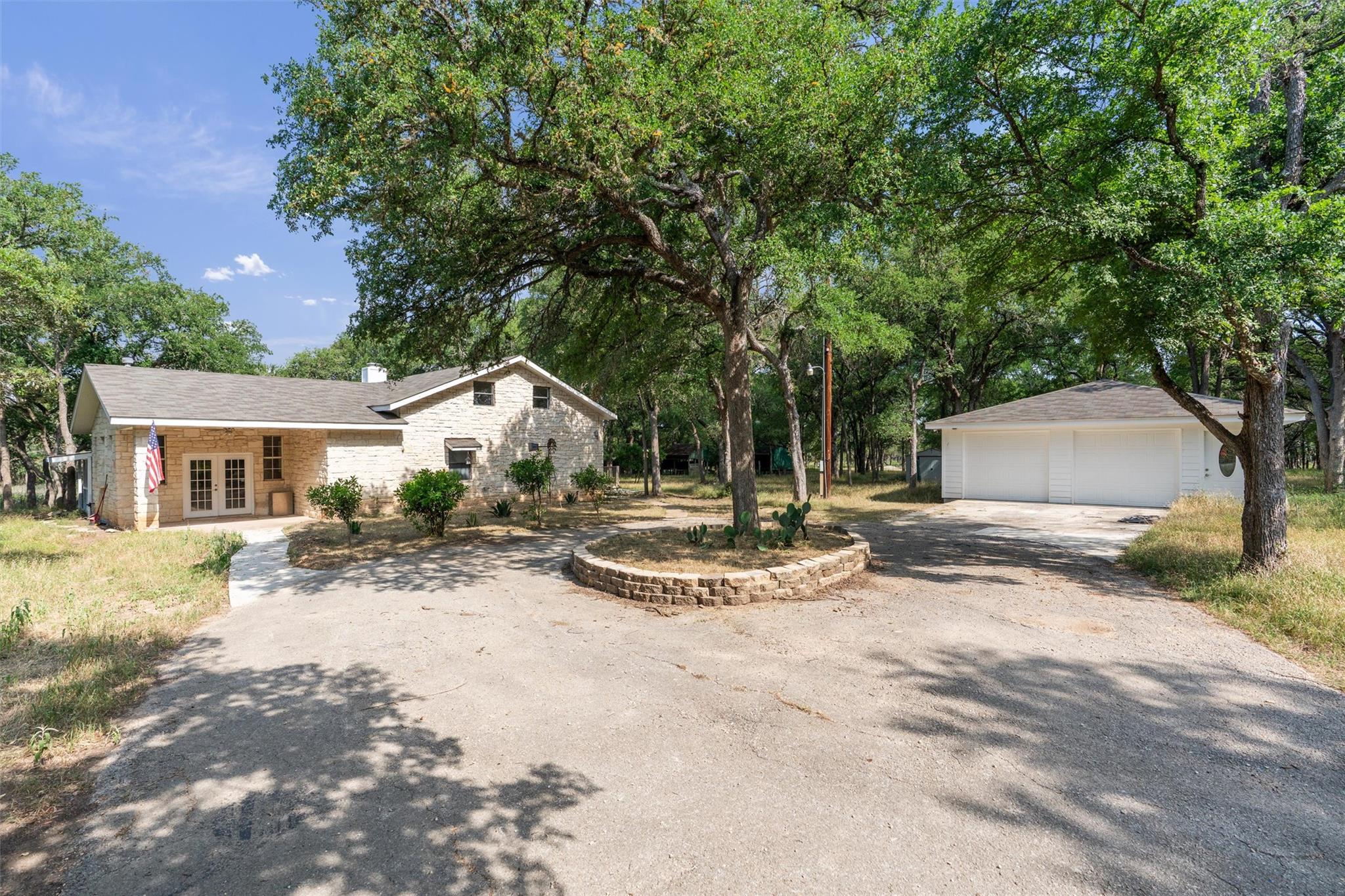 601 Deertrail Dr, San Marcos, TX 78666