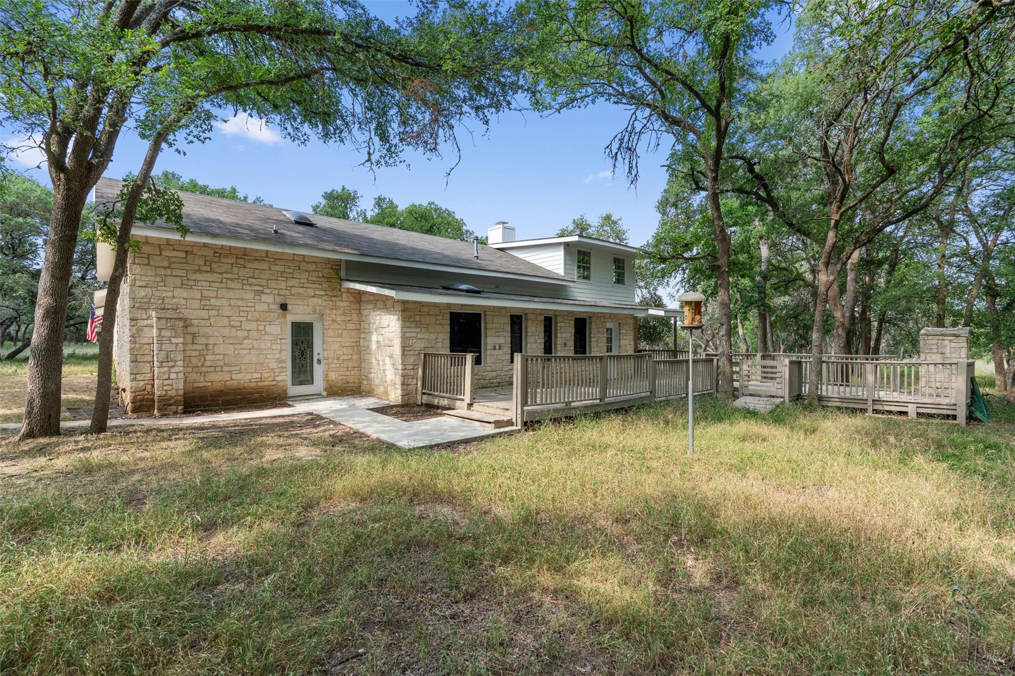 601 Deertrail Dr, San Marcos, TX 78666