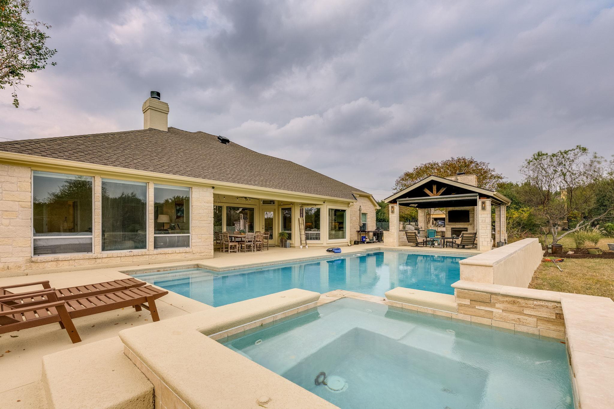 224 NEAL Dr, Liberty Hill, TX 78642