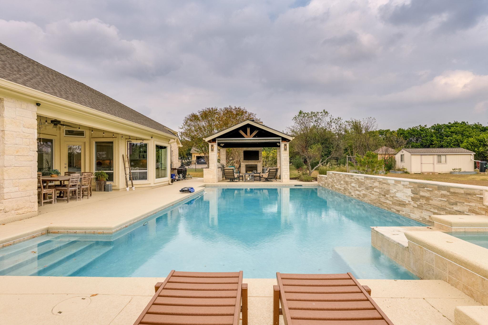 224 NEAL Dr, Liberty Hill, TX 78642