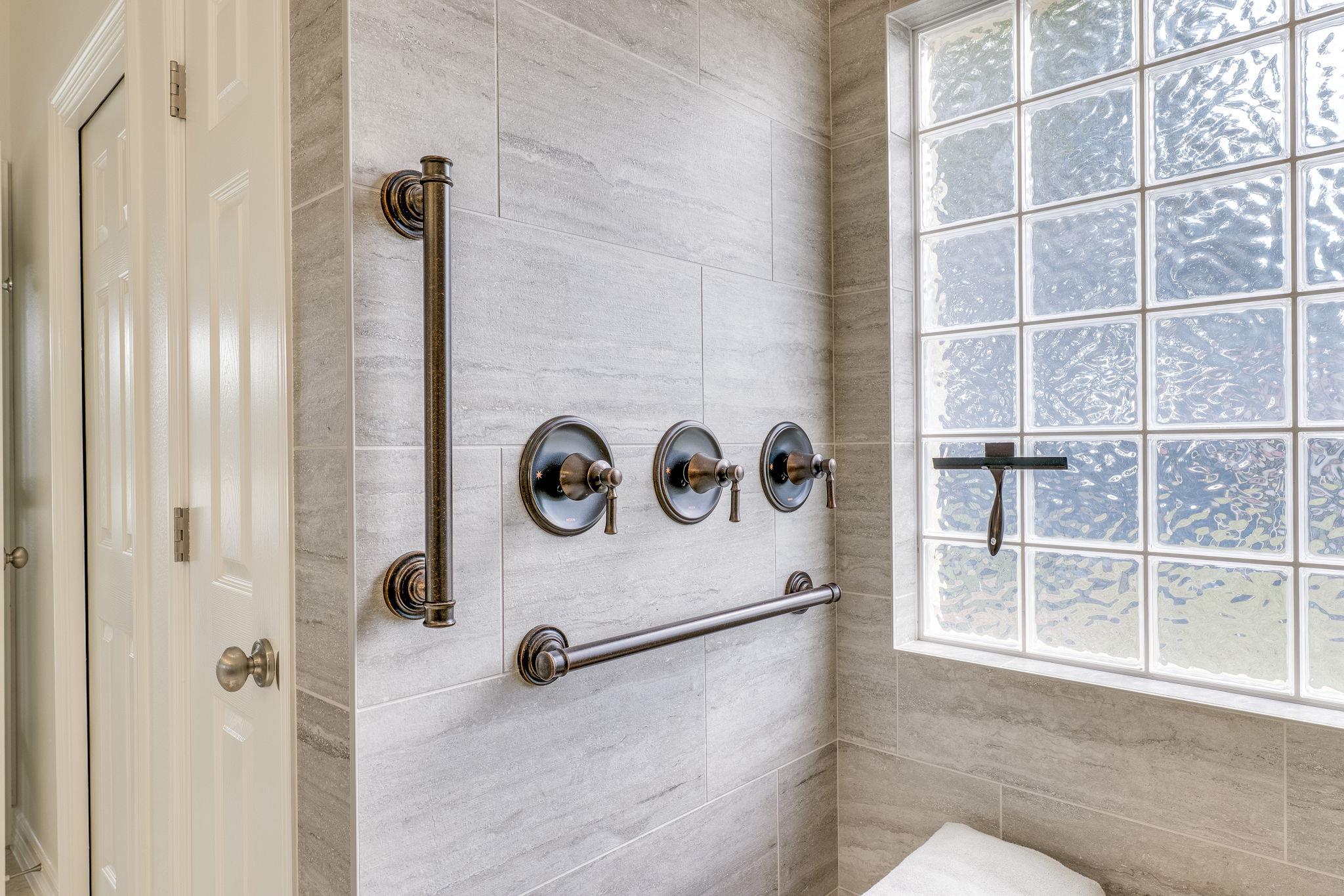 224 NEAL Dr, Liberty Hill, TX 78642