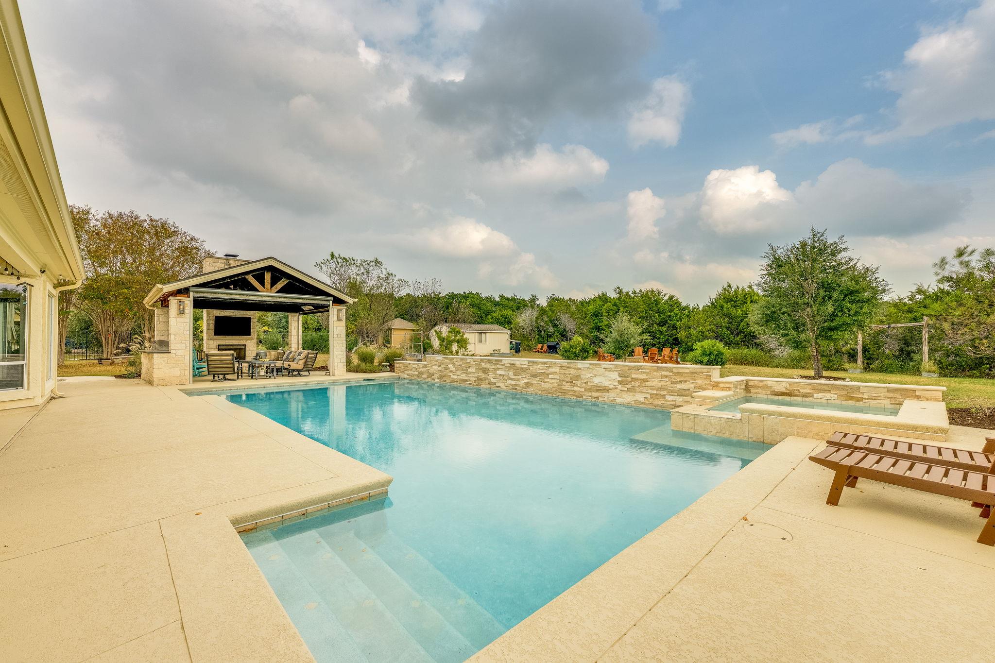 224 NEAL Dr, Liberty Hill, TX 78642