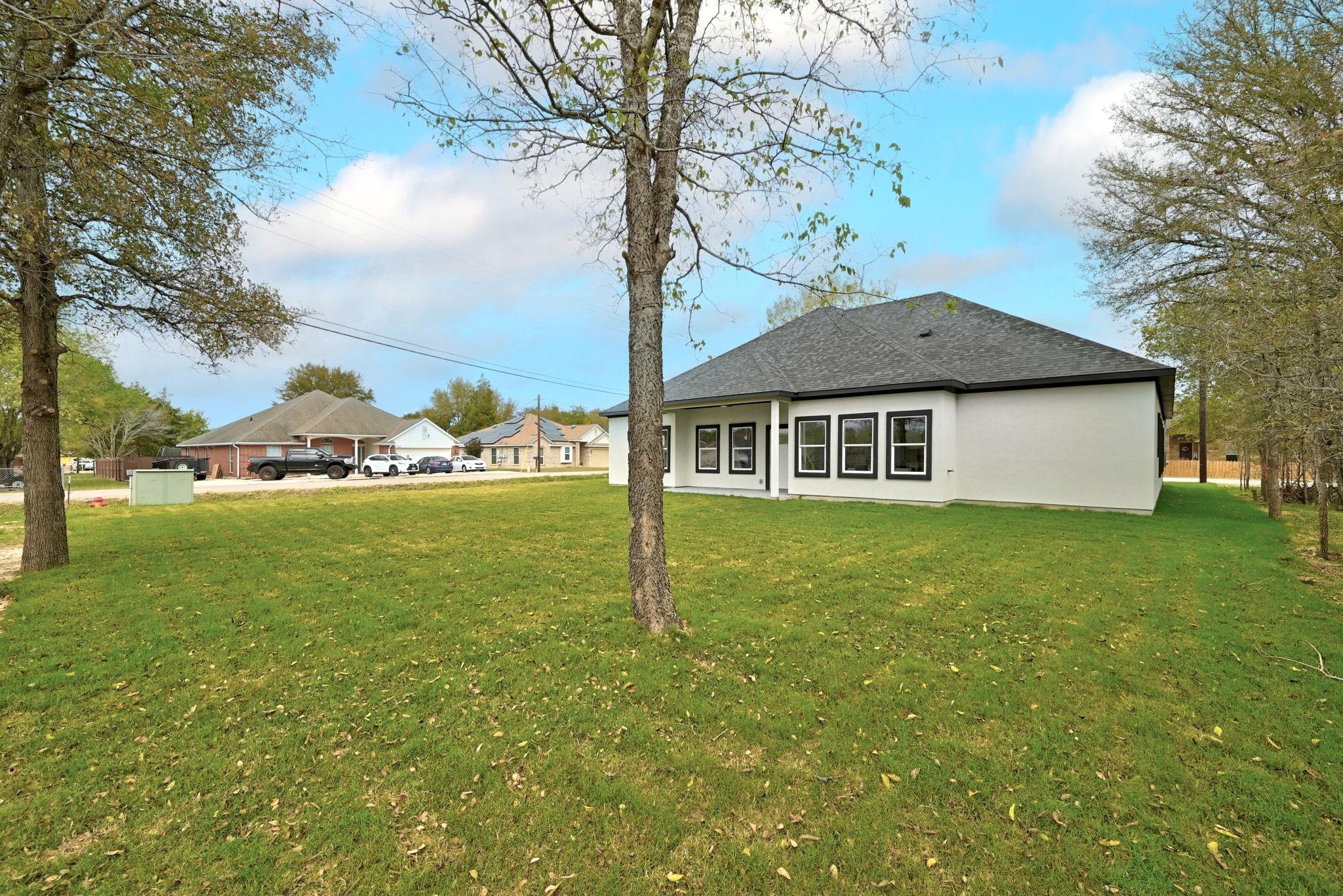 103 Kawainui Ln, Bastrop, TX 78602