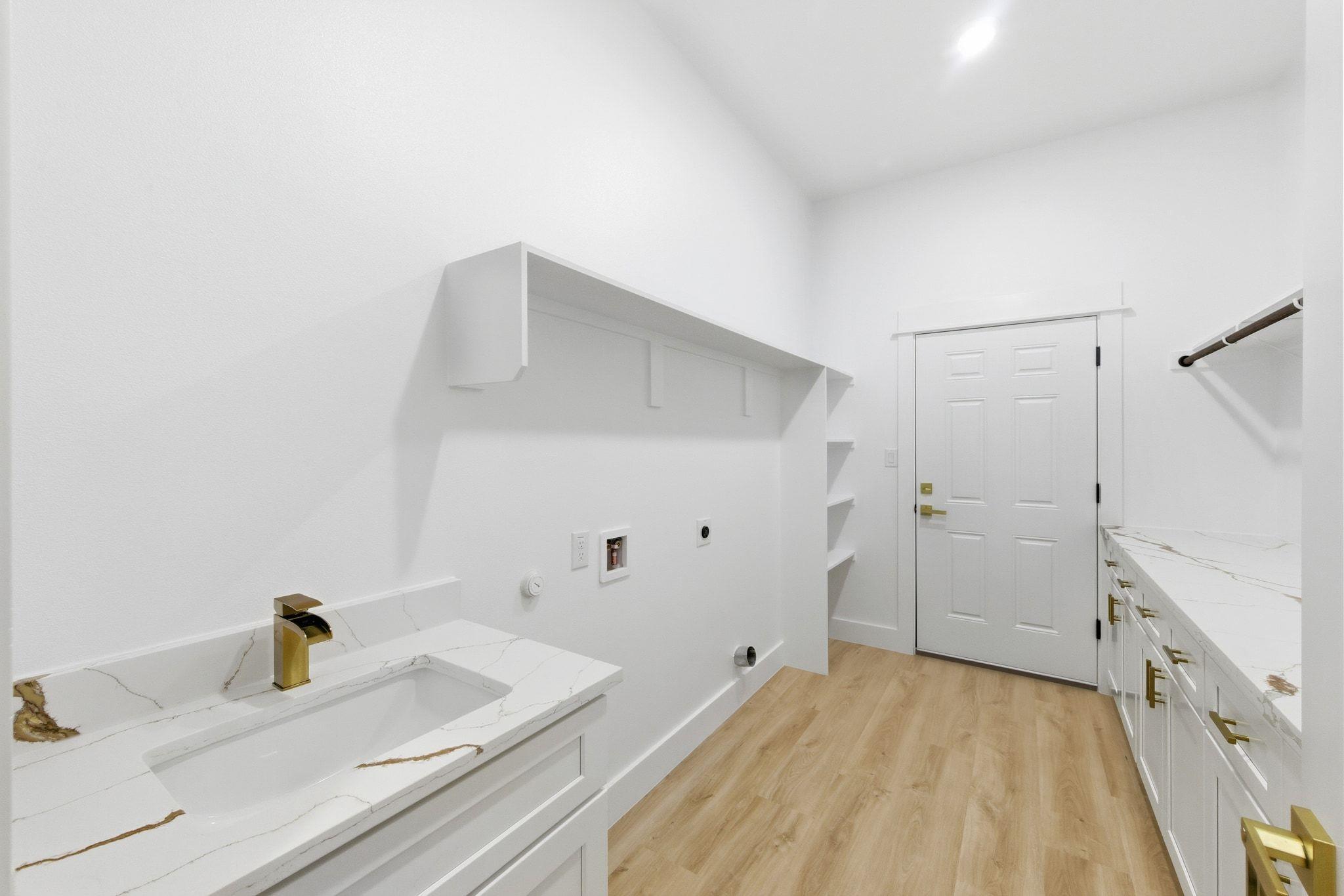 103 Kawainui Ln, Bastrop, TX 78602