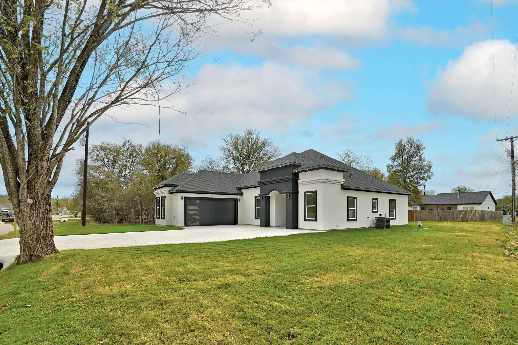 103 Kawainui Ln, Bastrop, TX 78602