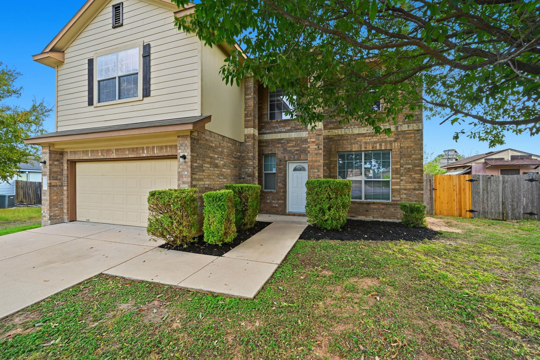 1907 Brewers Pl, Taylor, TX 76574