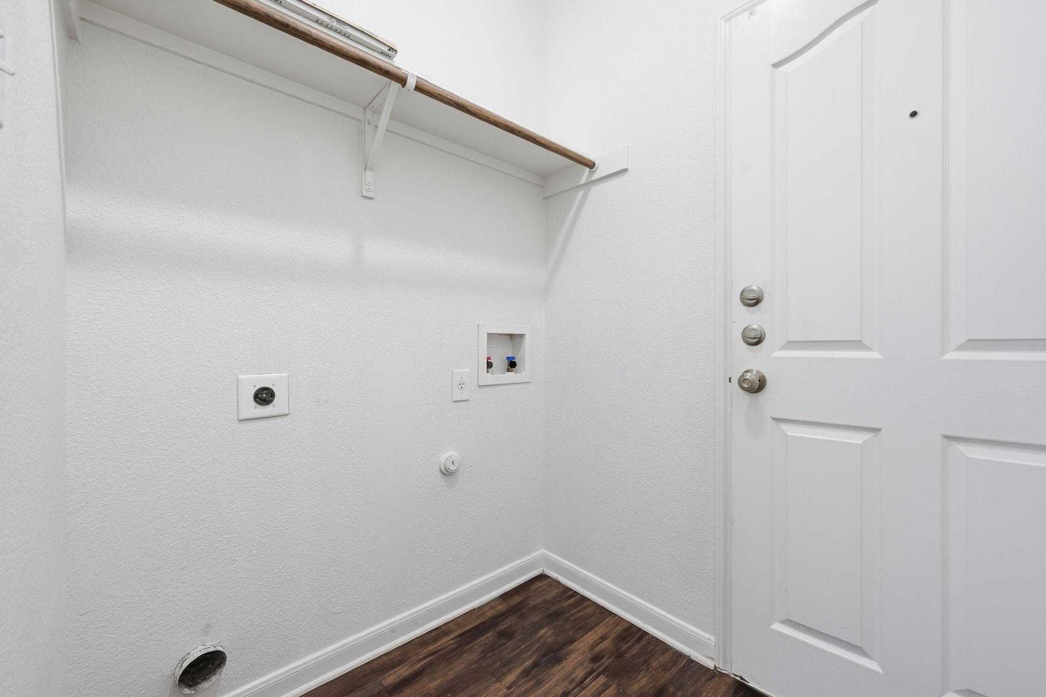 1907 Brewers Pl, Taylor, TX 76574