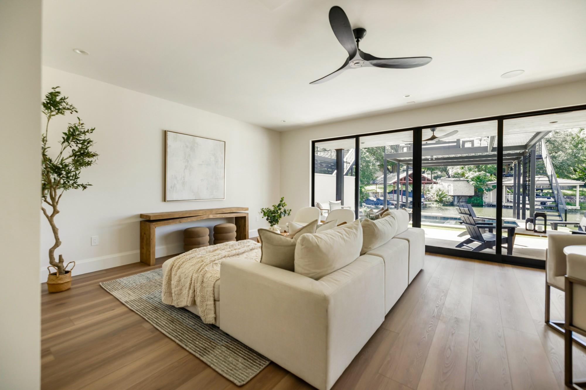 701 Hi Circle North Dr # B, Horseshoe Bay, TX 78657