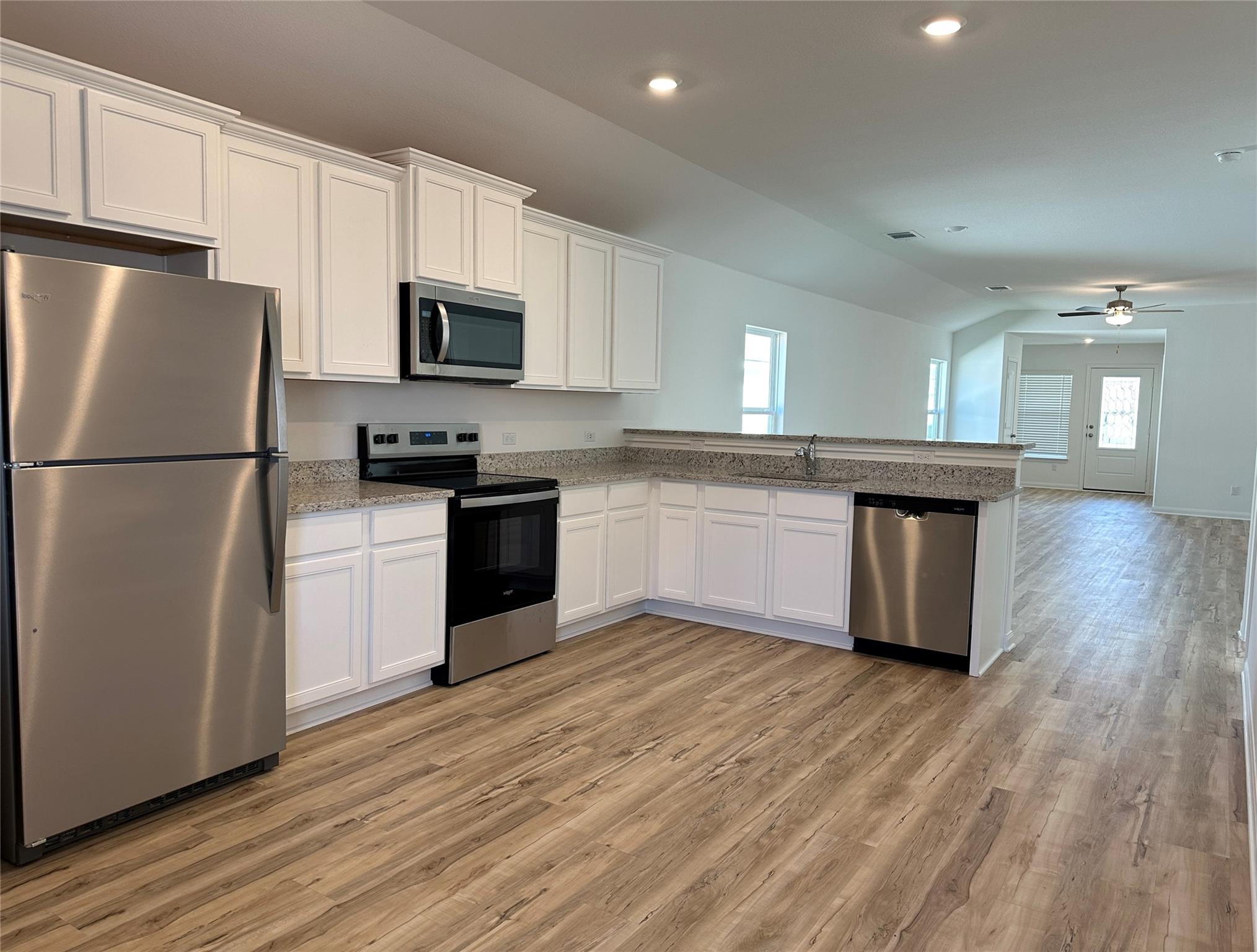 109 Morrison Dr, Jarrell, TX 76537