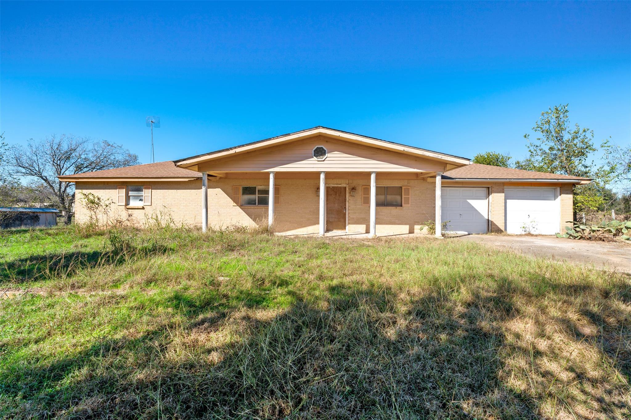 230 County Road 422, Bartlett, TX 76511