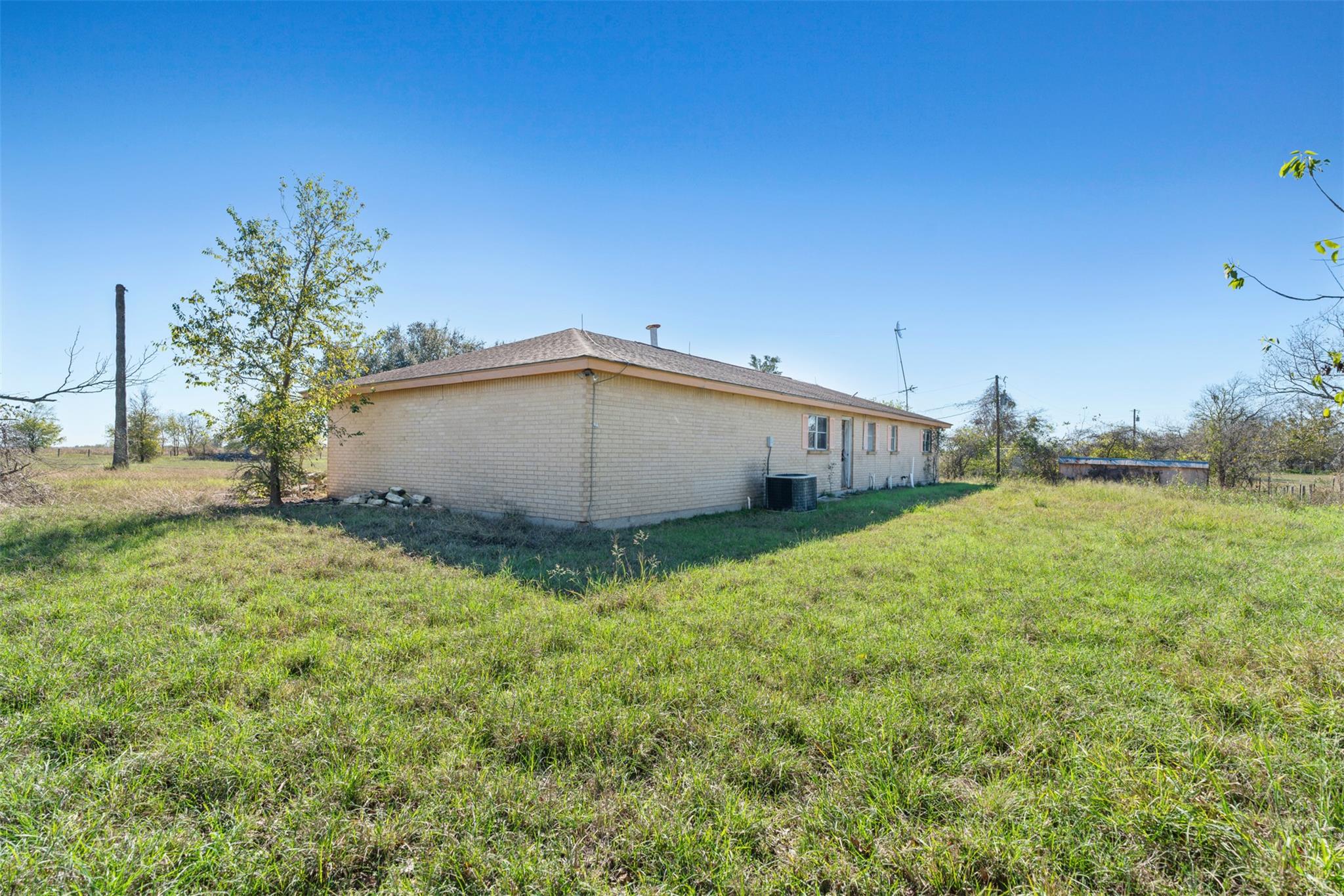 230 County Road 422, Bartlett, TX 76511