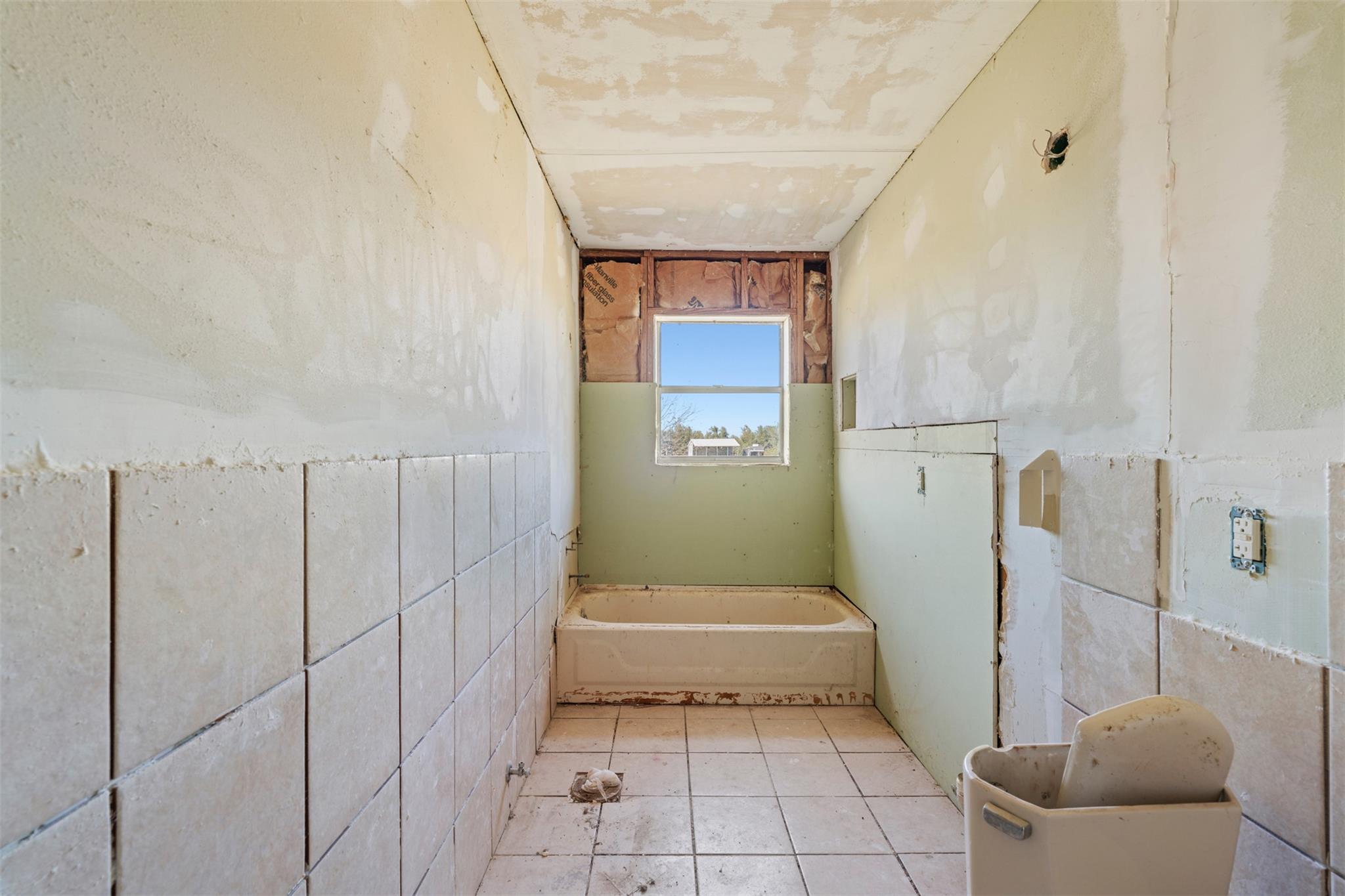 230 County Road 422, Bartlett, TX 76511