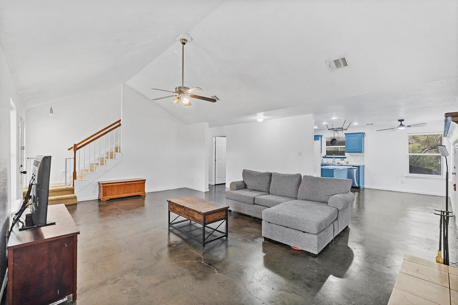 164 Bull Run Rd, Cedar Creek, TX 78612