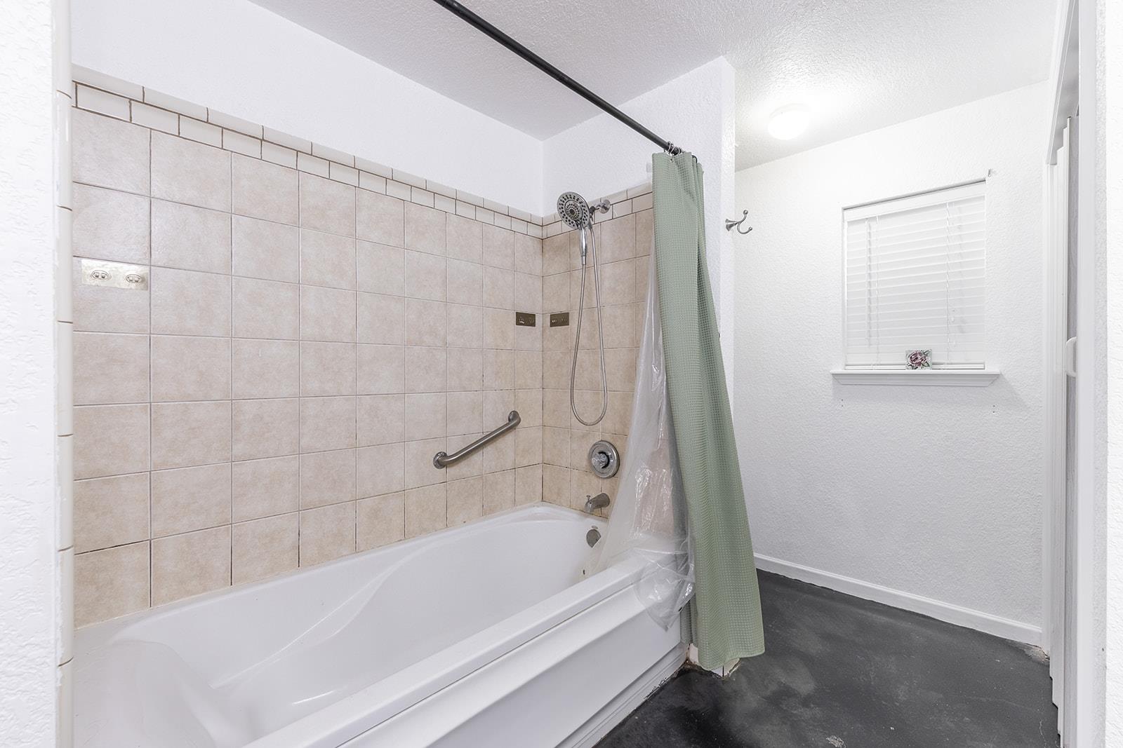 164 Bull Run Rd, Cedar Creek, TX 78612