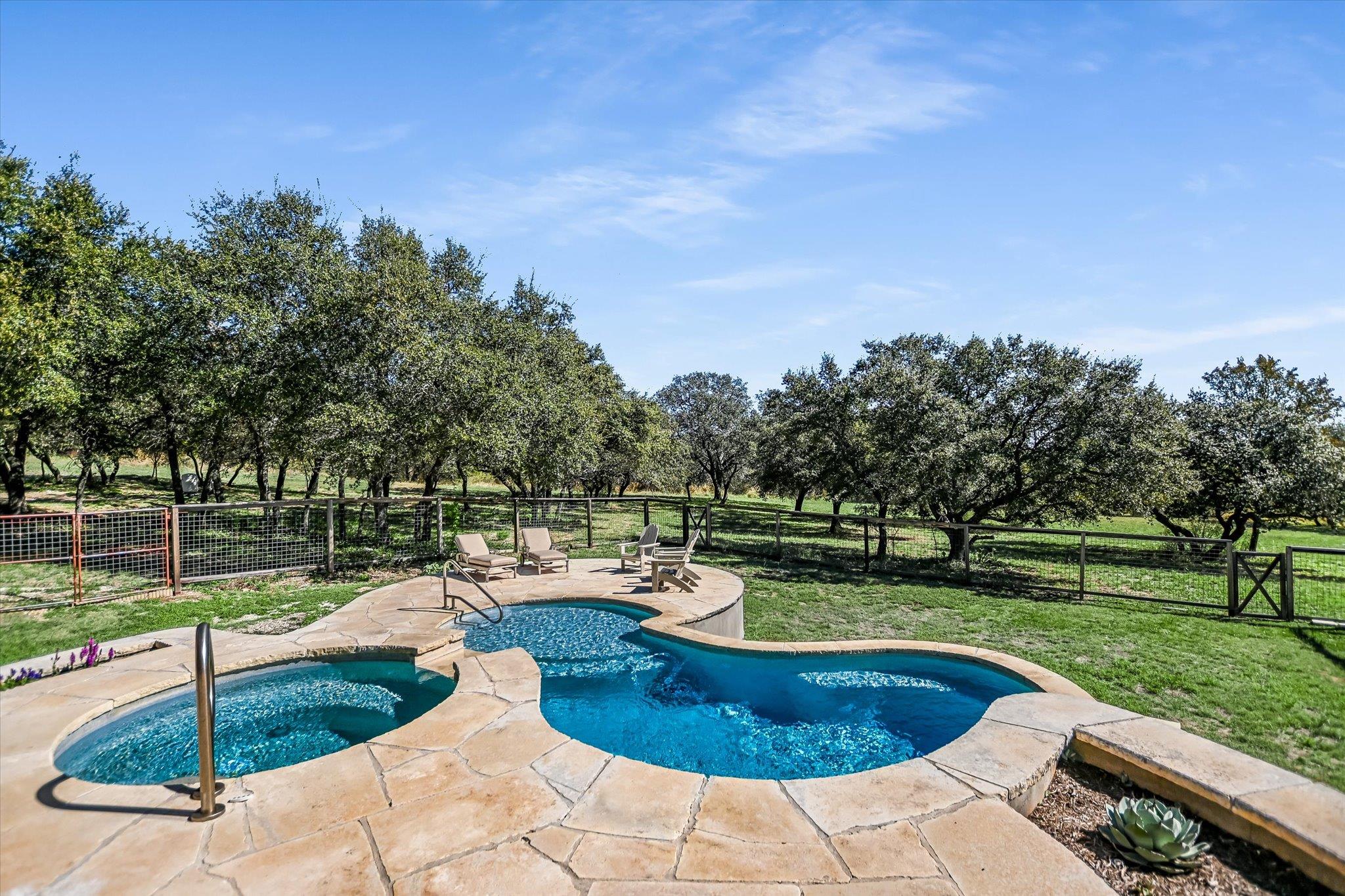 801 Stone Mountain, Marble Falls, TX 78654