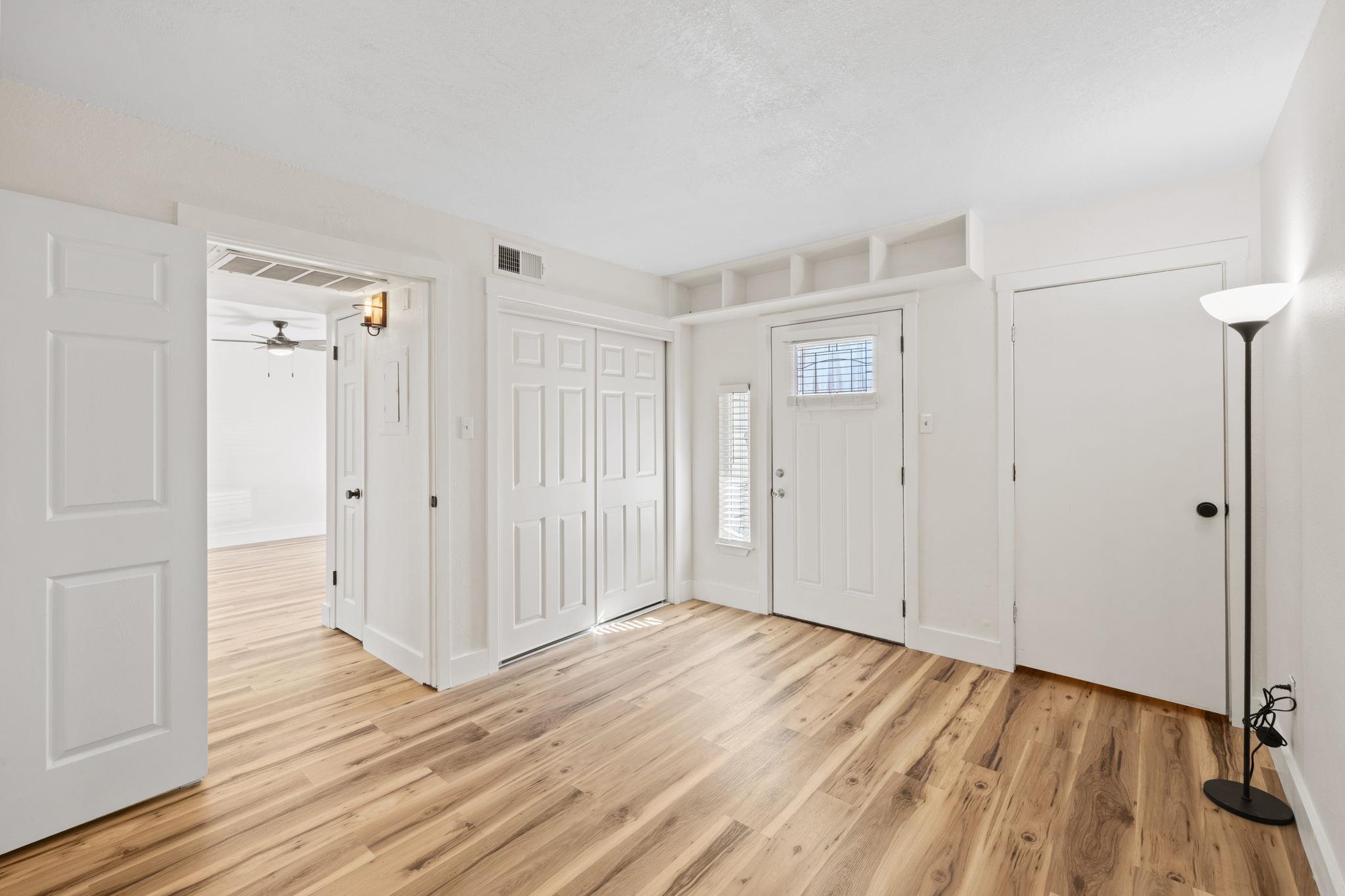 1705 Crossing Pl # 117B, Austin, TX 78741