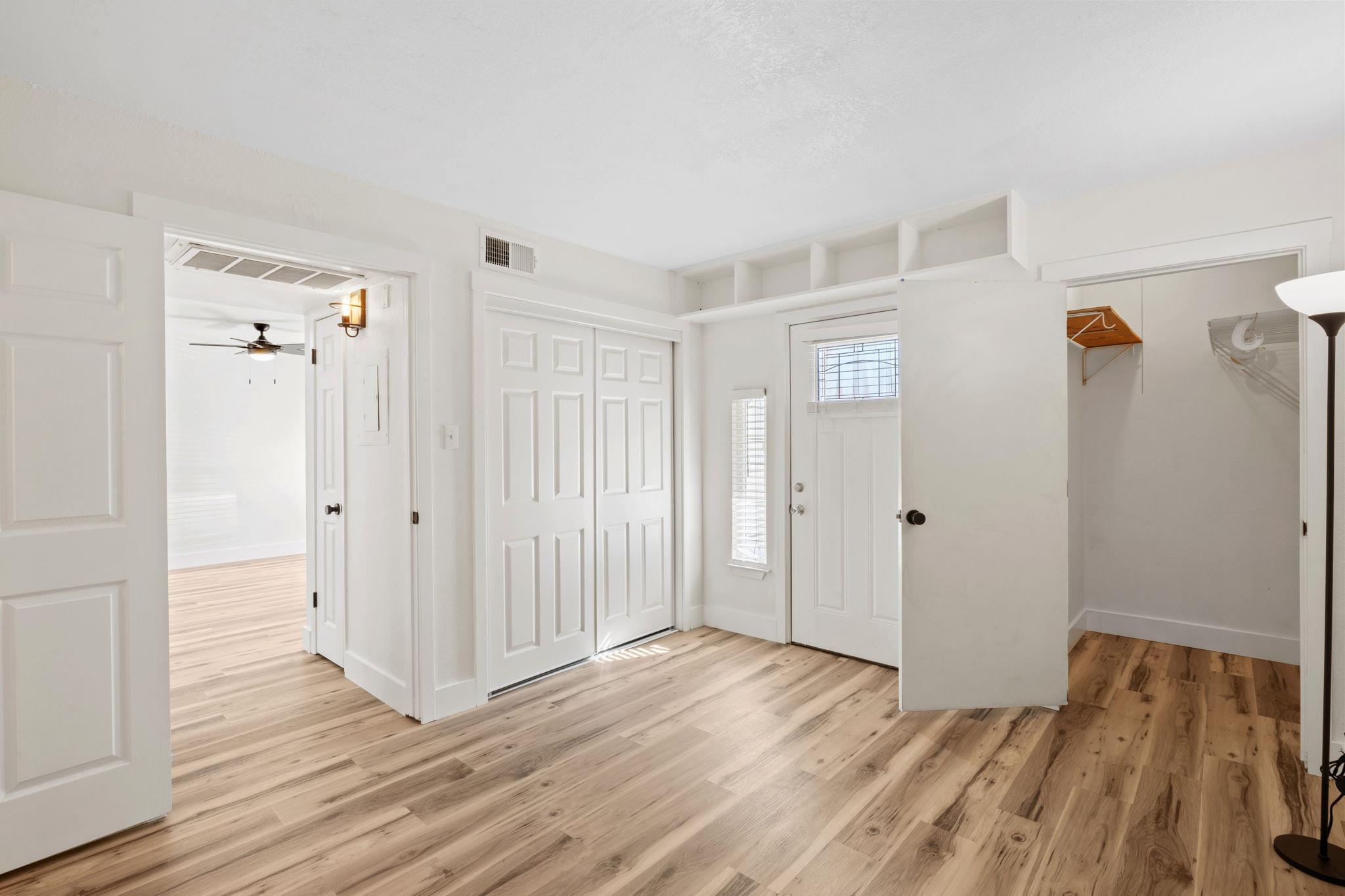 1705 Crossing Pl # 117B, Austin, TX 78741