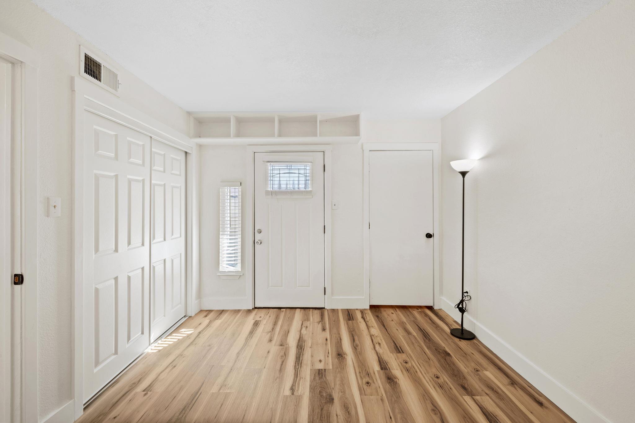 1705 Crossing Pl # 117B, Austin, TX 78741