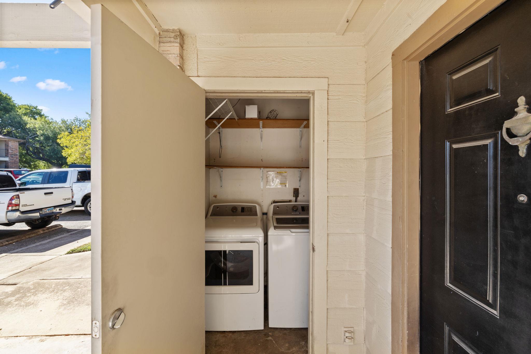 1705 Crossing Pl # 117B, Austin, TX 78741