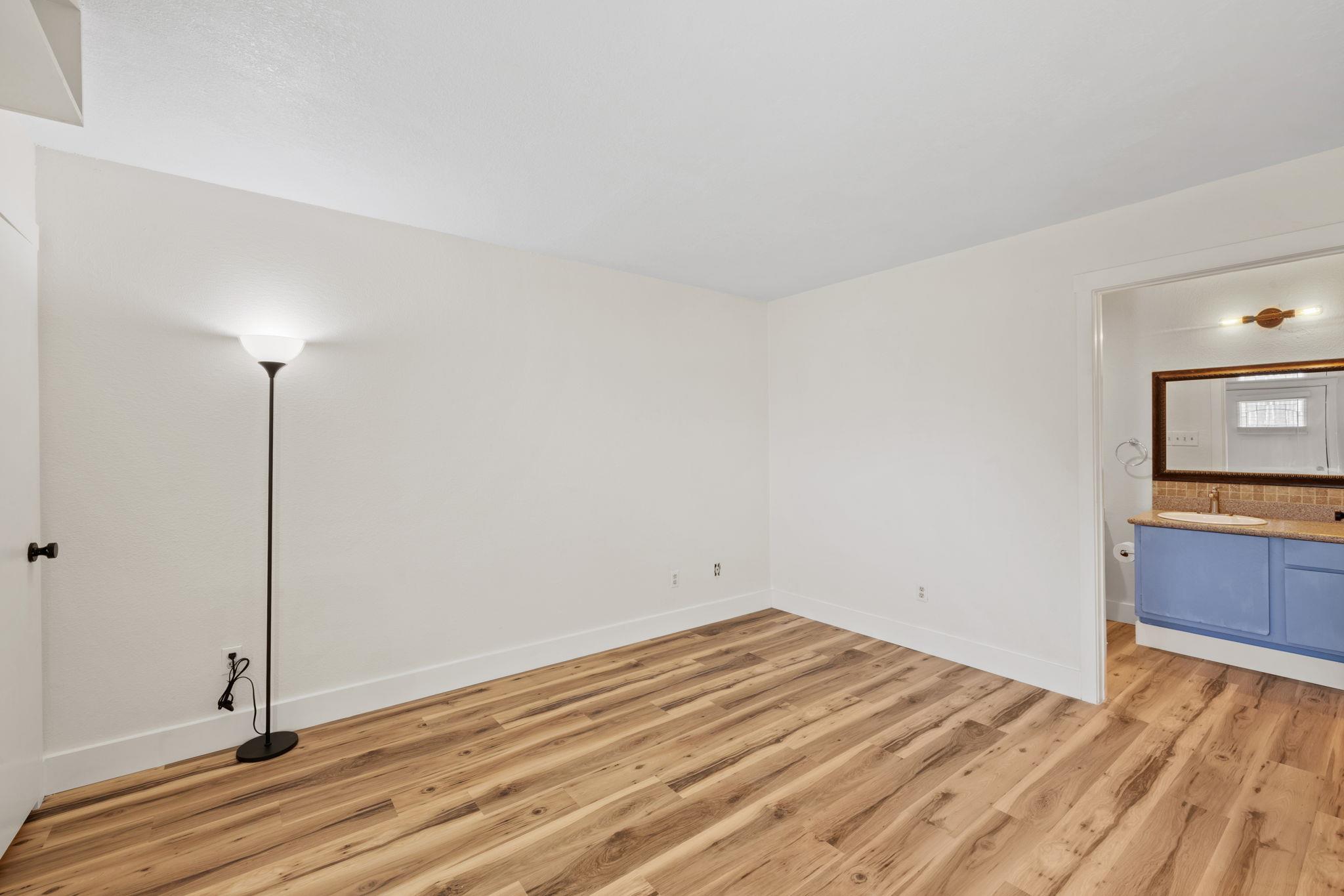 1705 Crossing Pl # 117B, Austin, TX 78741