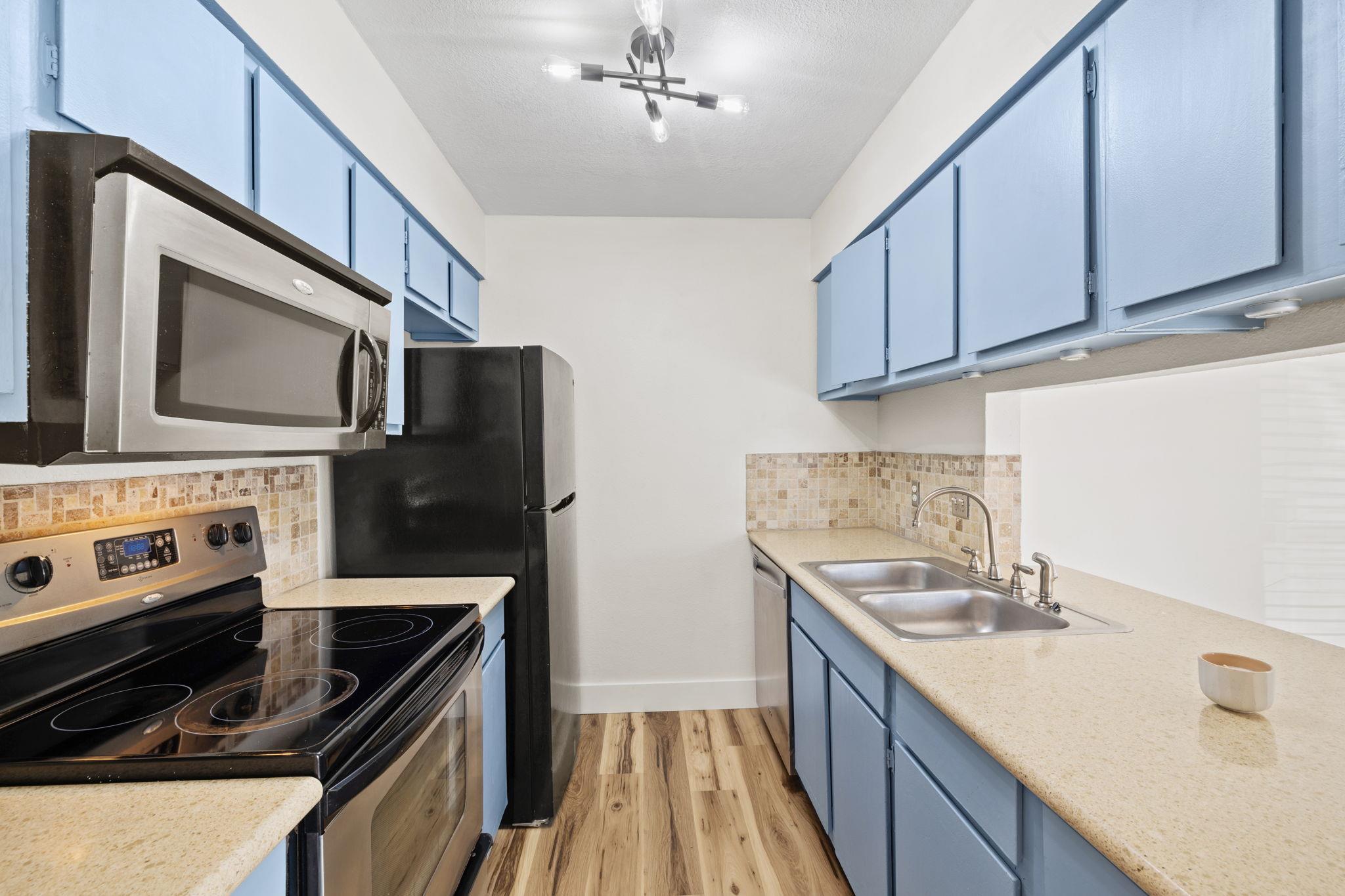 1705 Crossing Pl # 117B, Austin, TX 78741