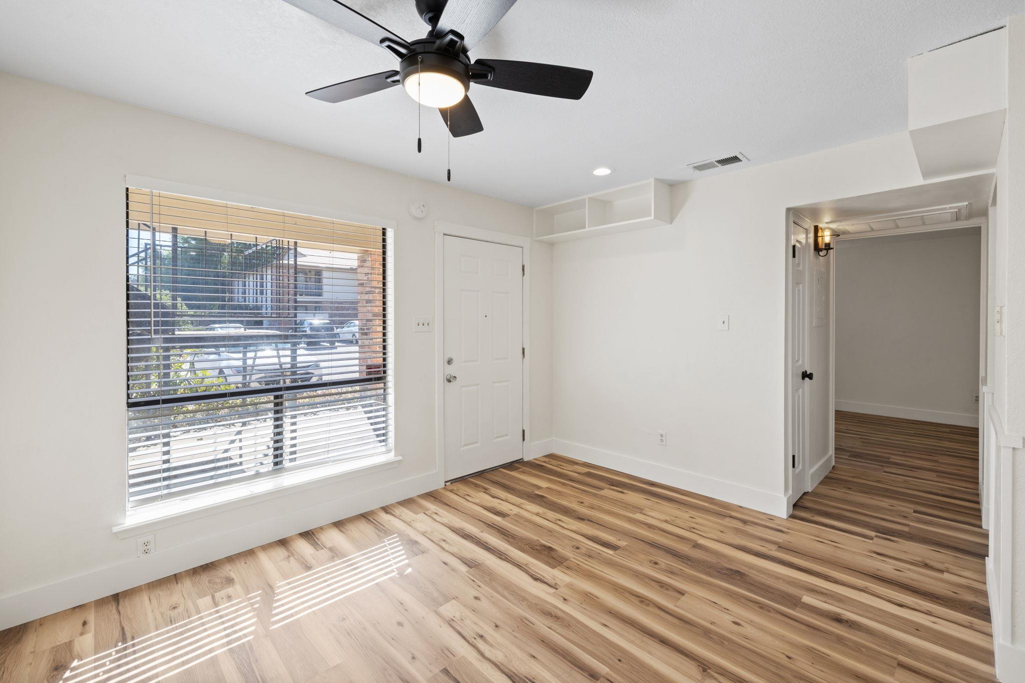 1705 Crossing Pl # 117B, Austin, TX 78741