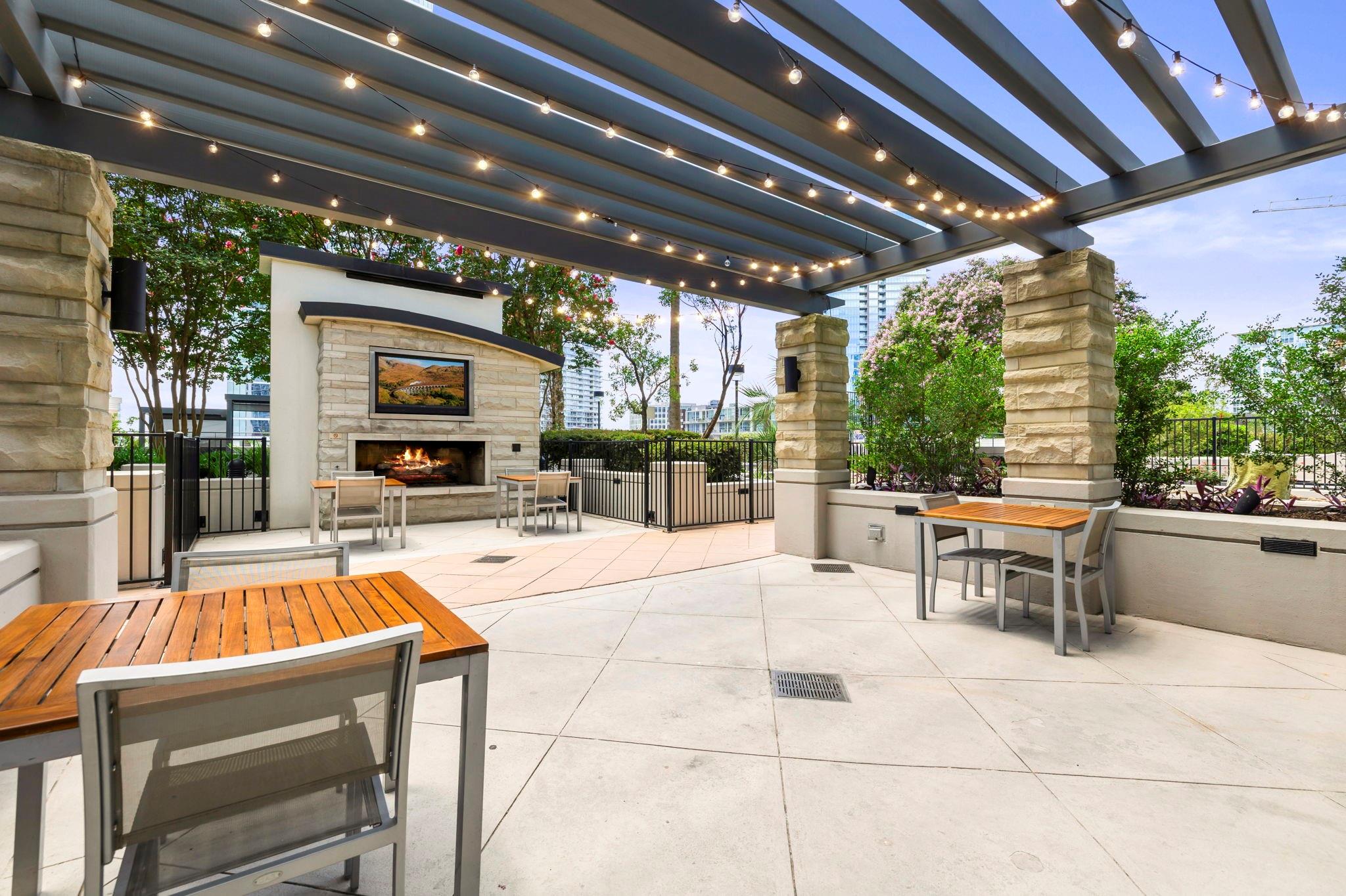 360 Nueces St # 911, Austin, TX 78701