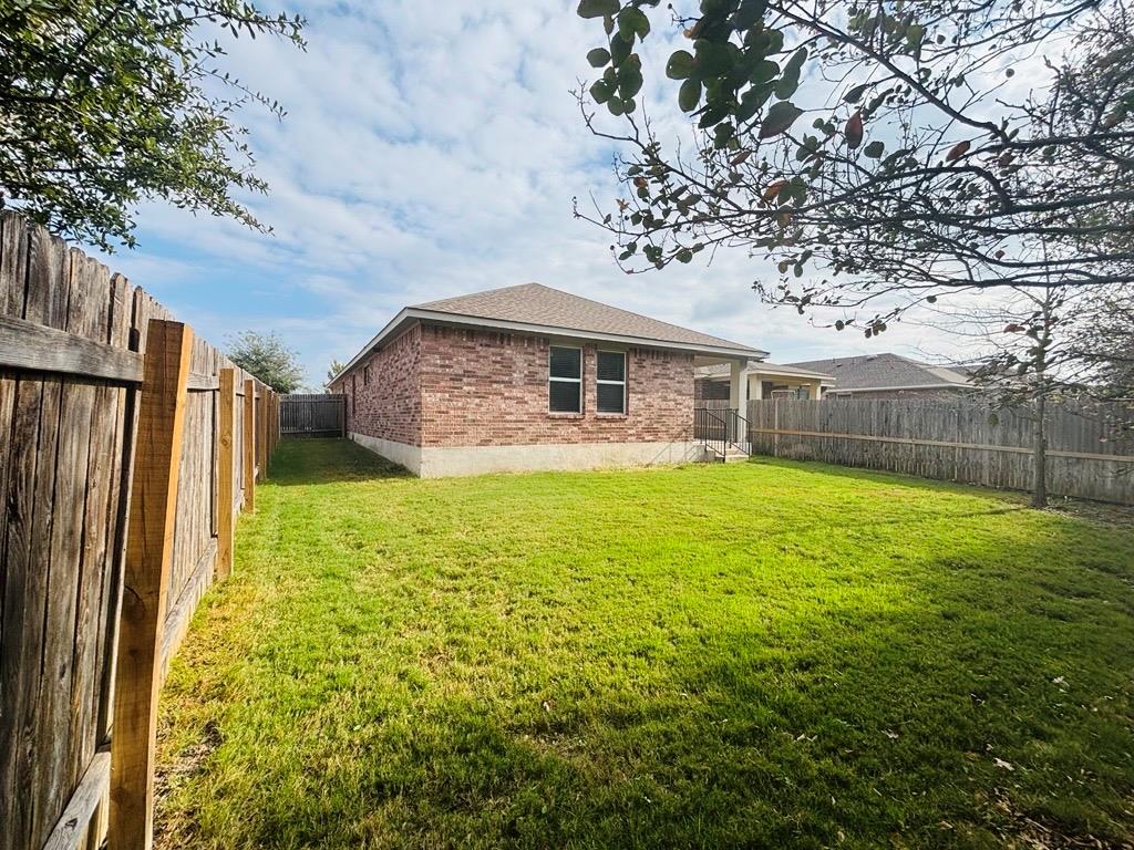 1418 Walden Pond Dr, Pflugerville, TX 78660