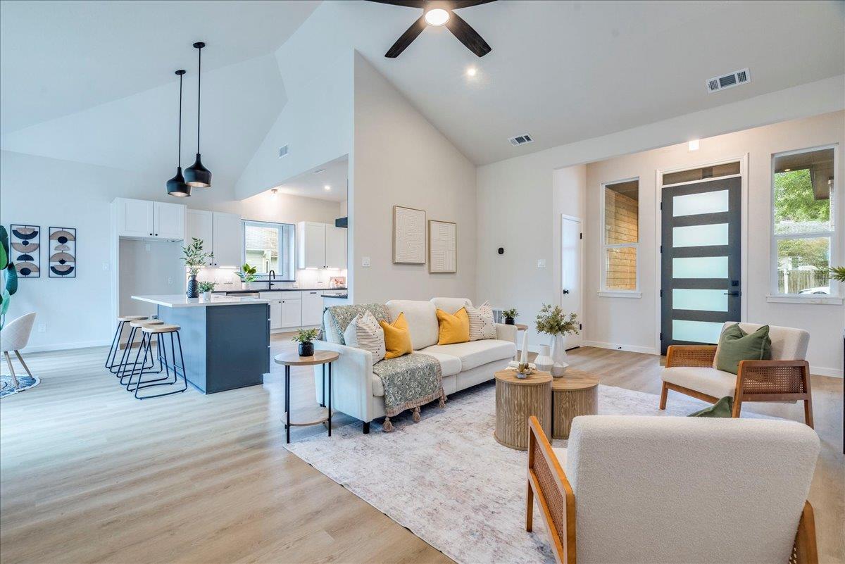 8308 Foxhound Trl, Austin, TX 78729