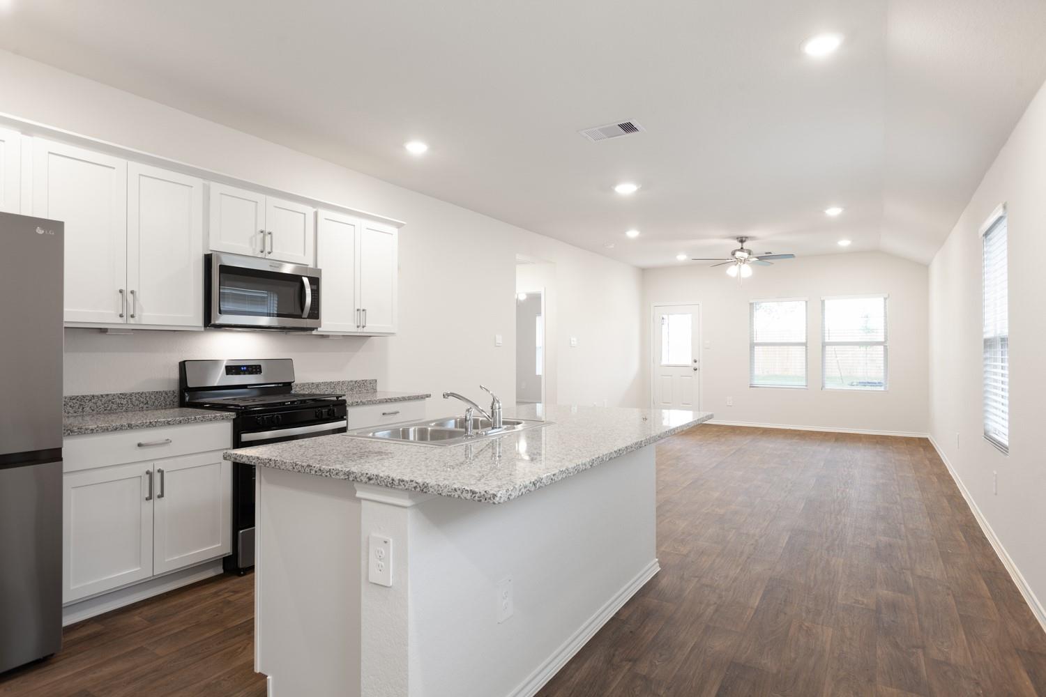 136 Granary Dr, Uhland, TX 78640